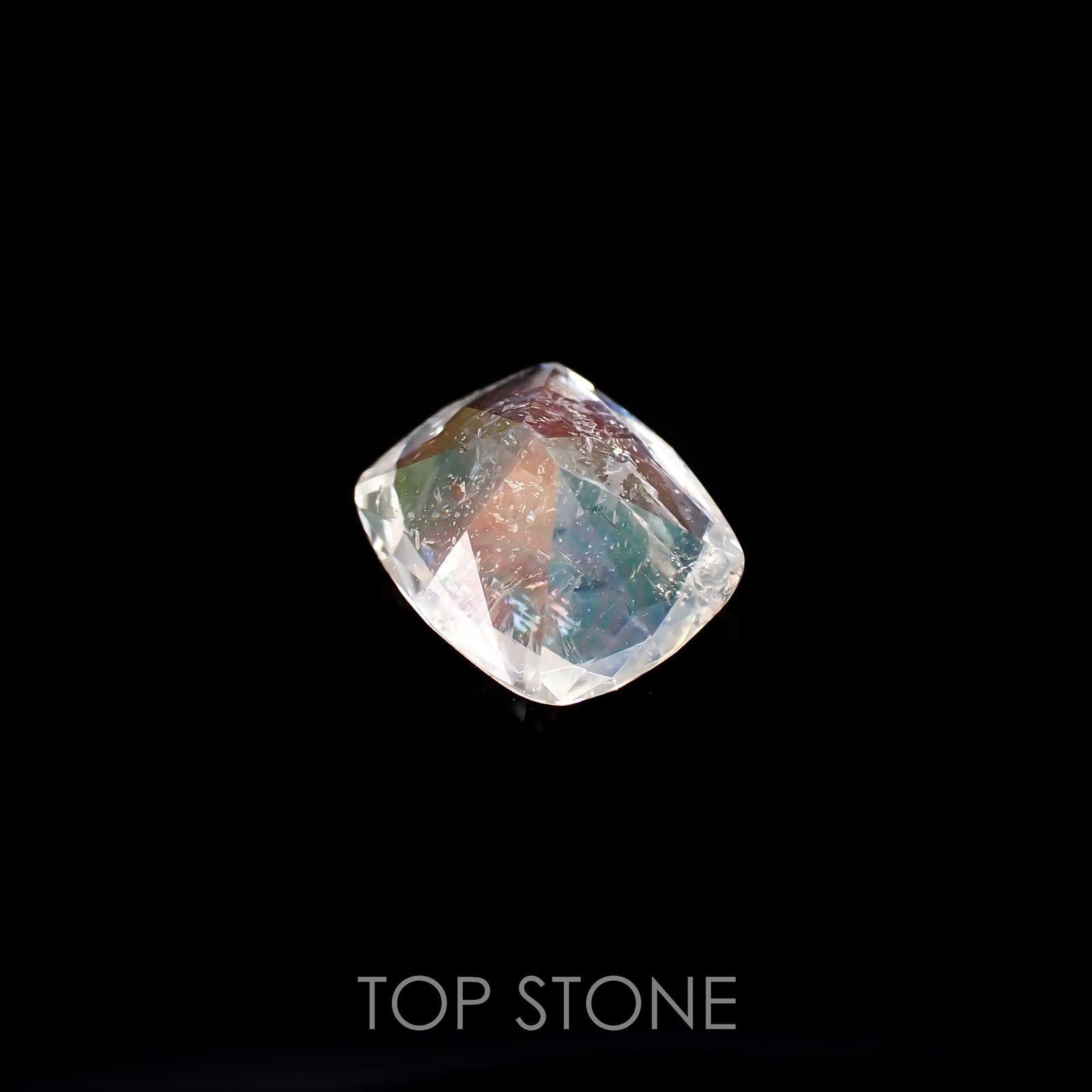 レインボームーンストーン(宝石名ラブラドライト)タンザニア産 1.15ct 識別済[220817472]7.6x4.6mm前後