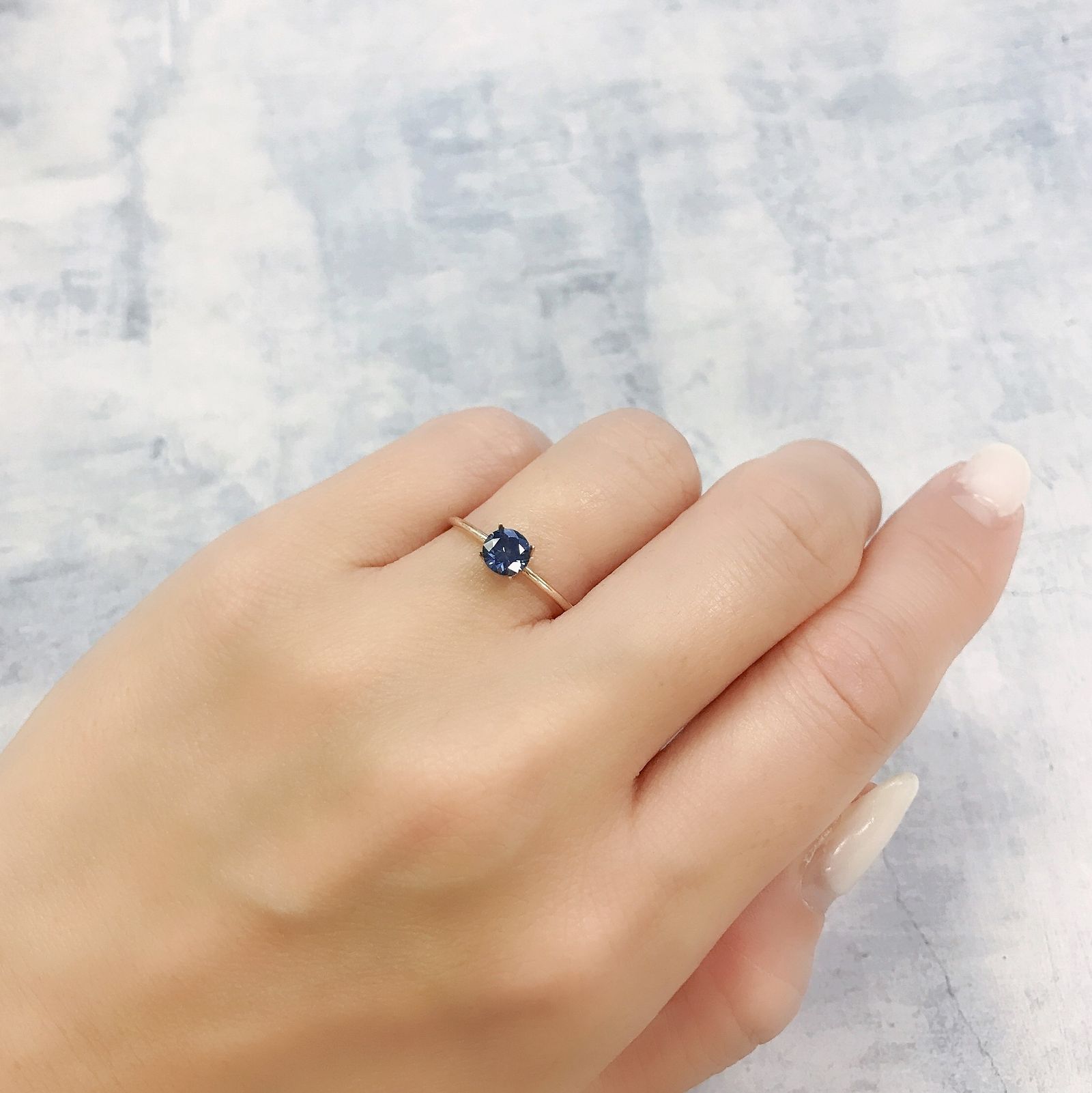 モンタナサファイア(宝石名サファイア)アメリカ・モンタナ州産 0.59ct 識別済[220616652]5.1x5.1mm前後