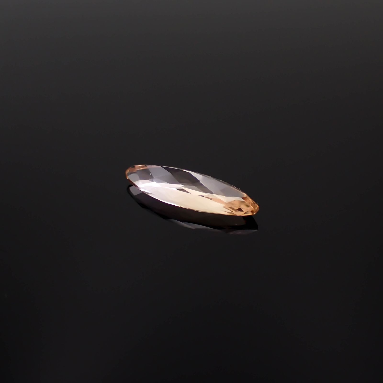 バイカラートパーズ ブラジル産 2.33ct[230521920]16x5.2mm前後
