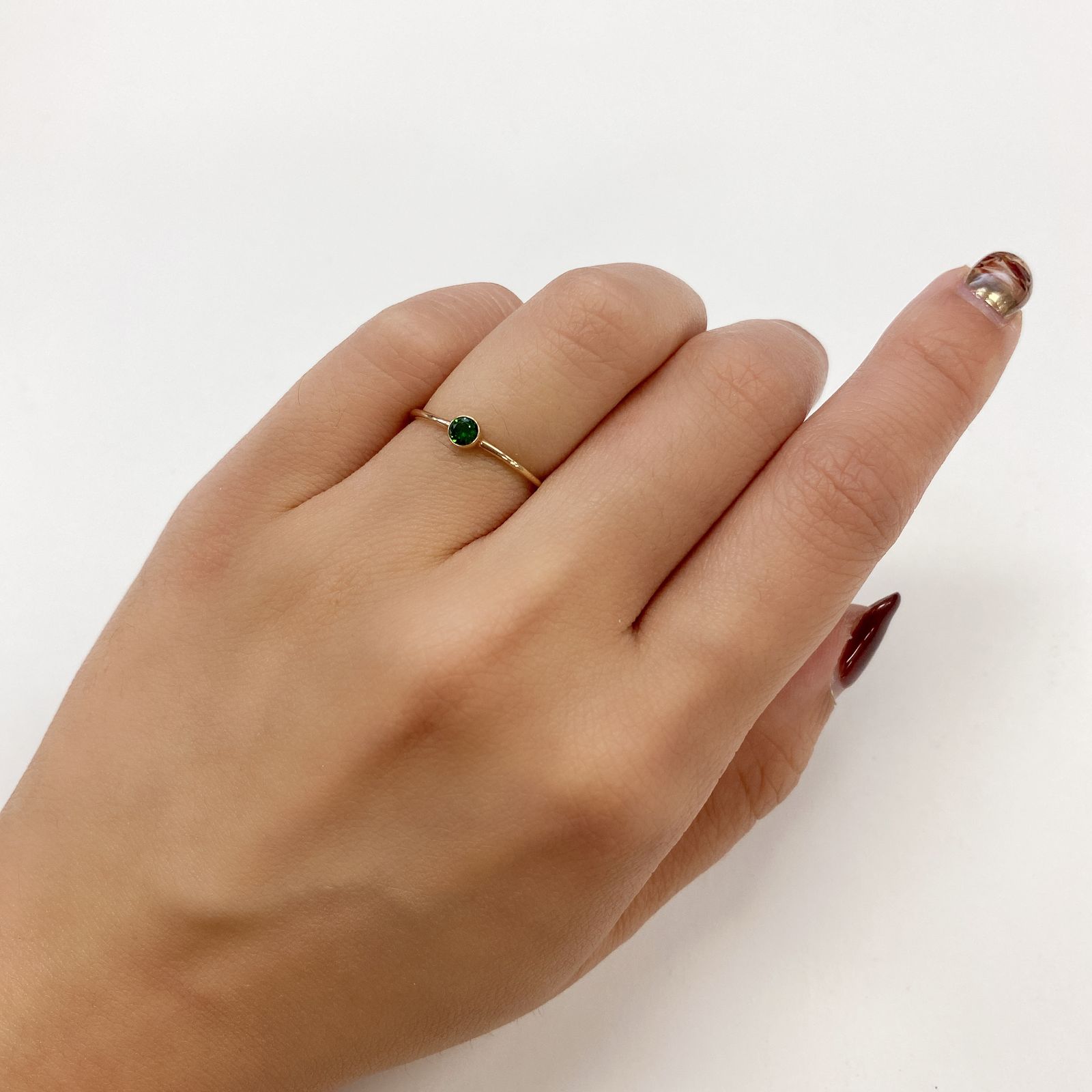 デマントイドガーネット(宝石名デマントイド・ガーネット)ロシア産 0.132ct ソ付(彩珠)[220717100]3x3mm前後