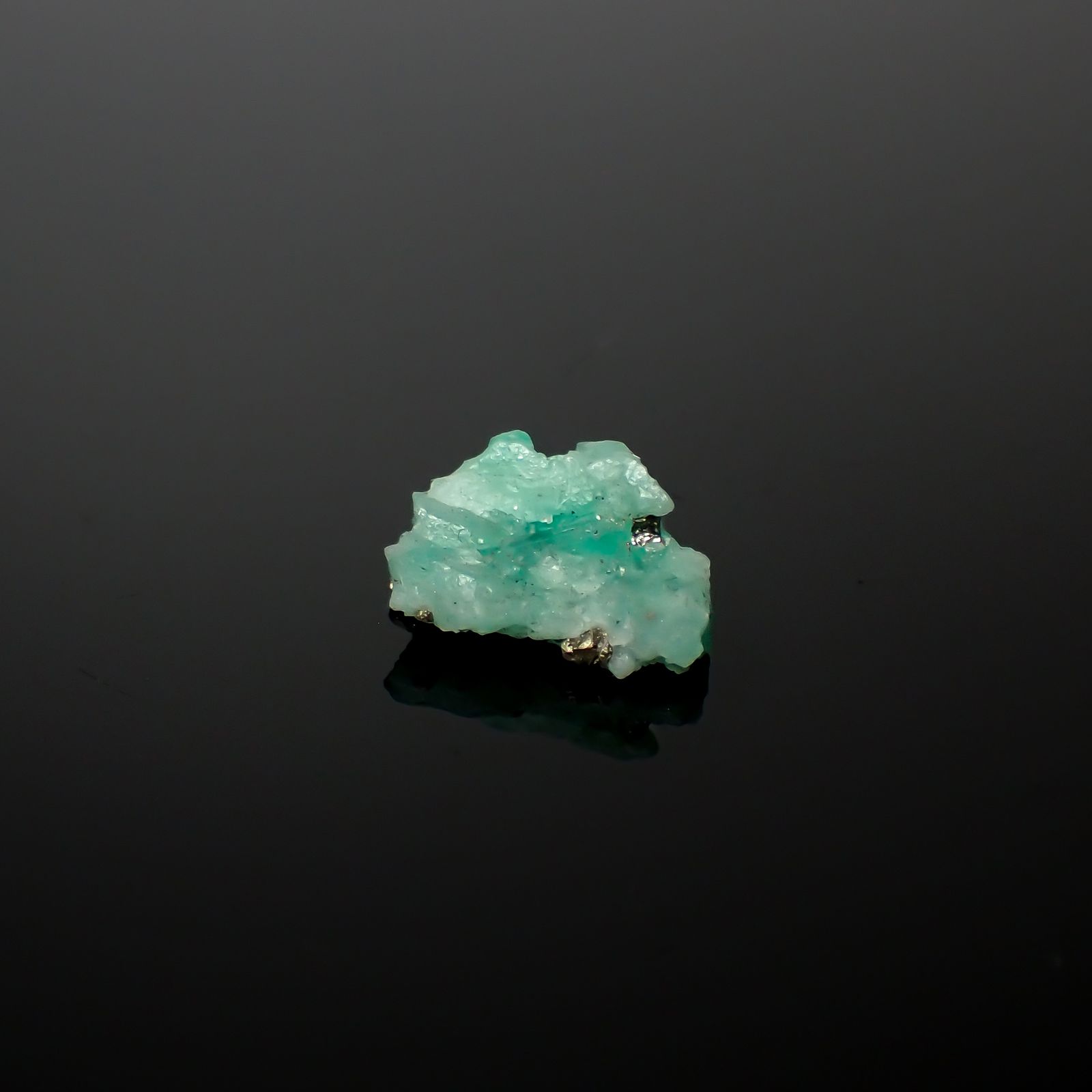 エメラルド 原石 コロンビア産 3.75ct[240427241]12.5x9mm前後
