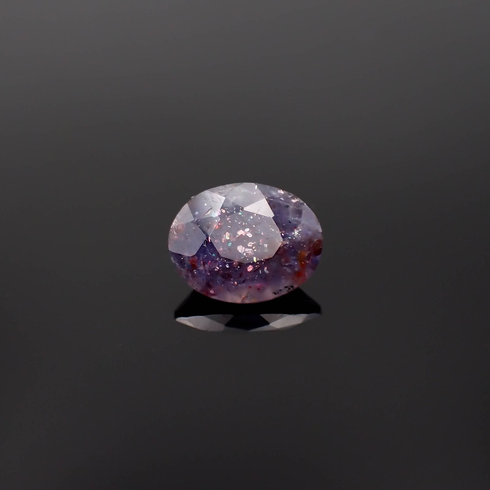 ブラッドショットアイオライト インド産 1.47ct[230622531]8.9x7.1mm前後