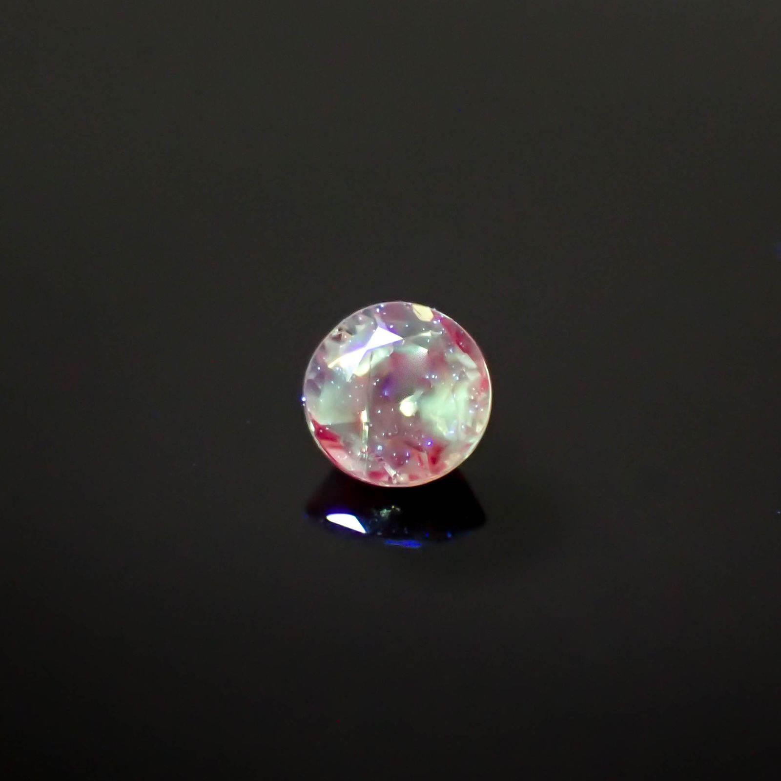 シルキーアレキサンドライト ブラジル・ミナスジェライス州ヘマチタ鉱山産 0.12ct[240627967]2.9x2.9mm前後