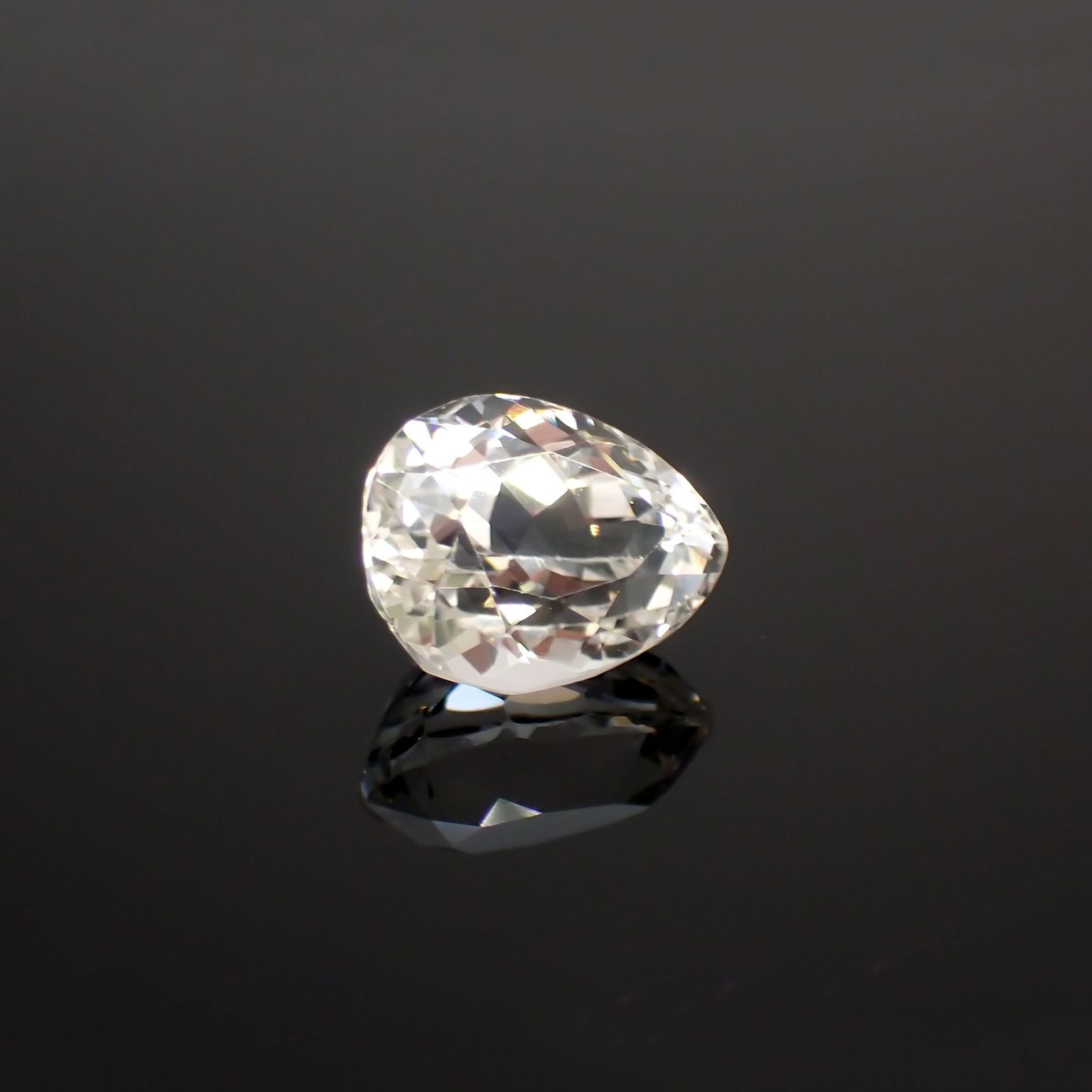 イエロースポジュミン(宝石名スポジュミン)アフガニスタン産 4.59ct 識別済[251113702]11x8.8mm前後