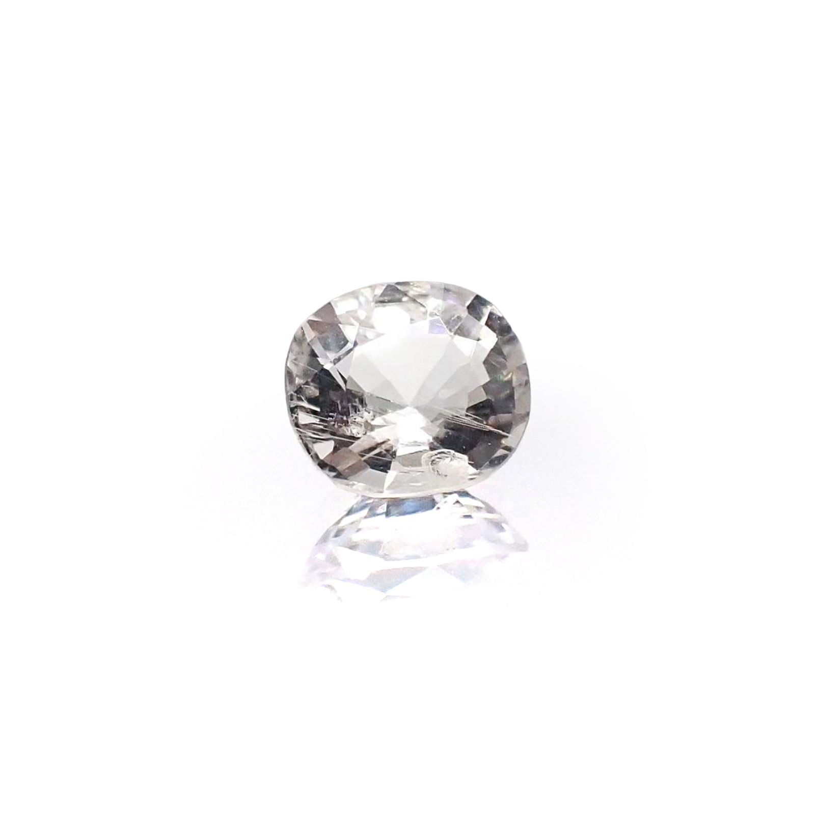 ポードレッタイト カラーレス(宝石名ホワイト・ポードレッタイト)ビルマ産 ソ付(彩珠) 0.515ct / 5.7x5.1mm前後 [260722817]
