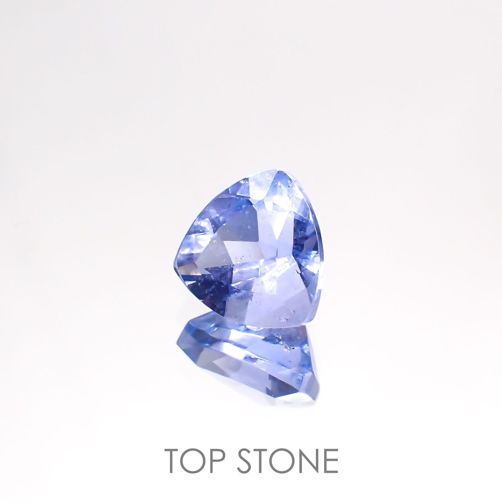 カラーチェンジフローライト(宝石名ブルー・フルオライト)ブラジル産 2.25ct 識別済[220114239]8.1x8.1mm前後