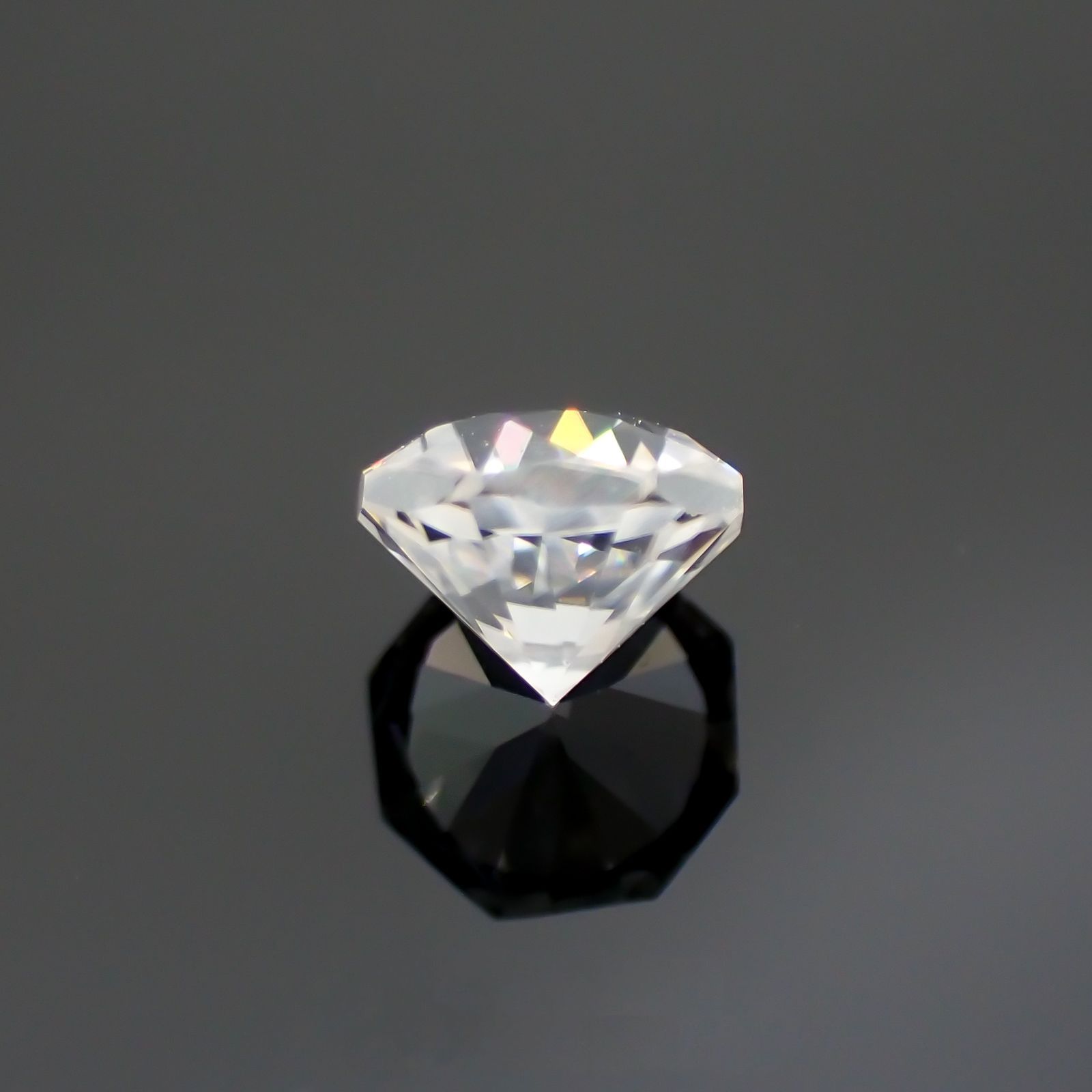 ◇オクタゴンカット◇カラーレスジルコン(宝石名ホワイト・ジルコン)スリランカ/カンボジア産 0.91ct 識別済[240214282]5x5mm前後