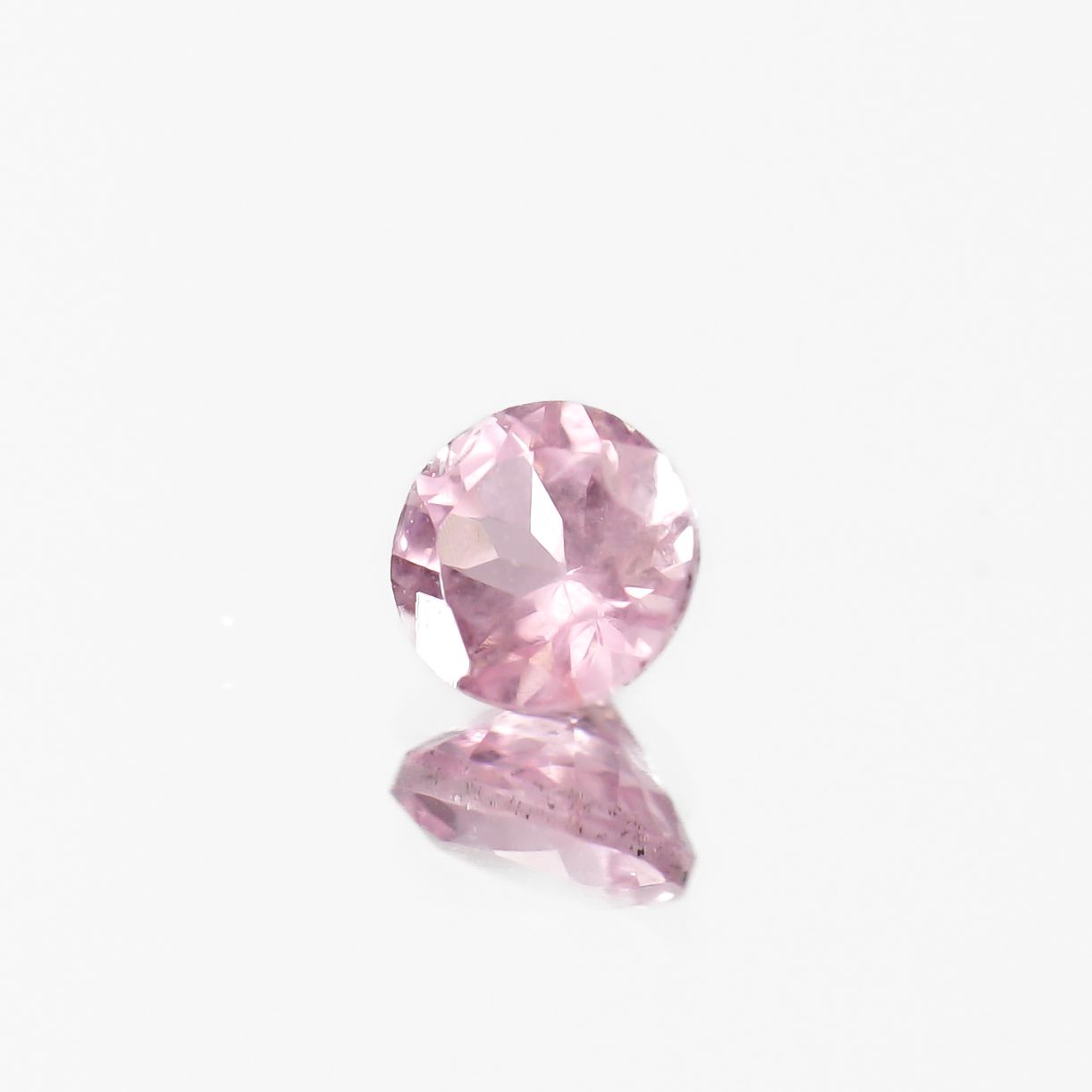 シルキーピンクスピネル タンザニア産 0.33ct[230421562]3.9x3.9mm前後