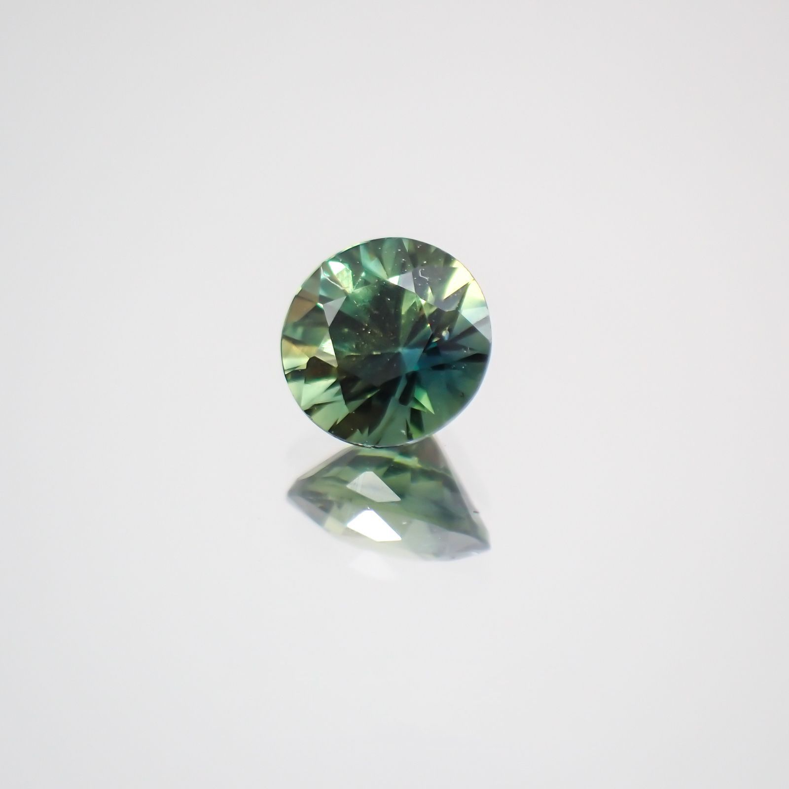 モンタナサファイア アメリカ産 ルース 0.41ct[210410618]4.3×4.3mm前後