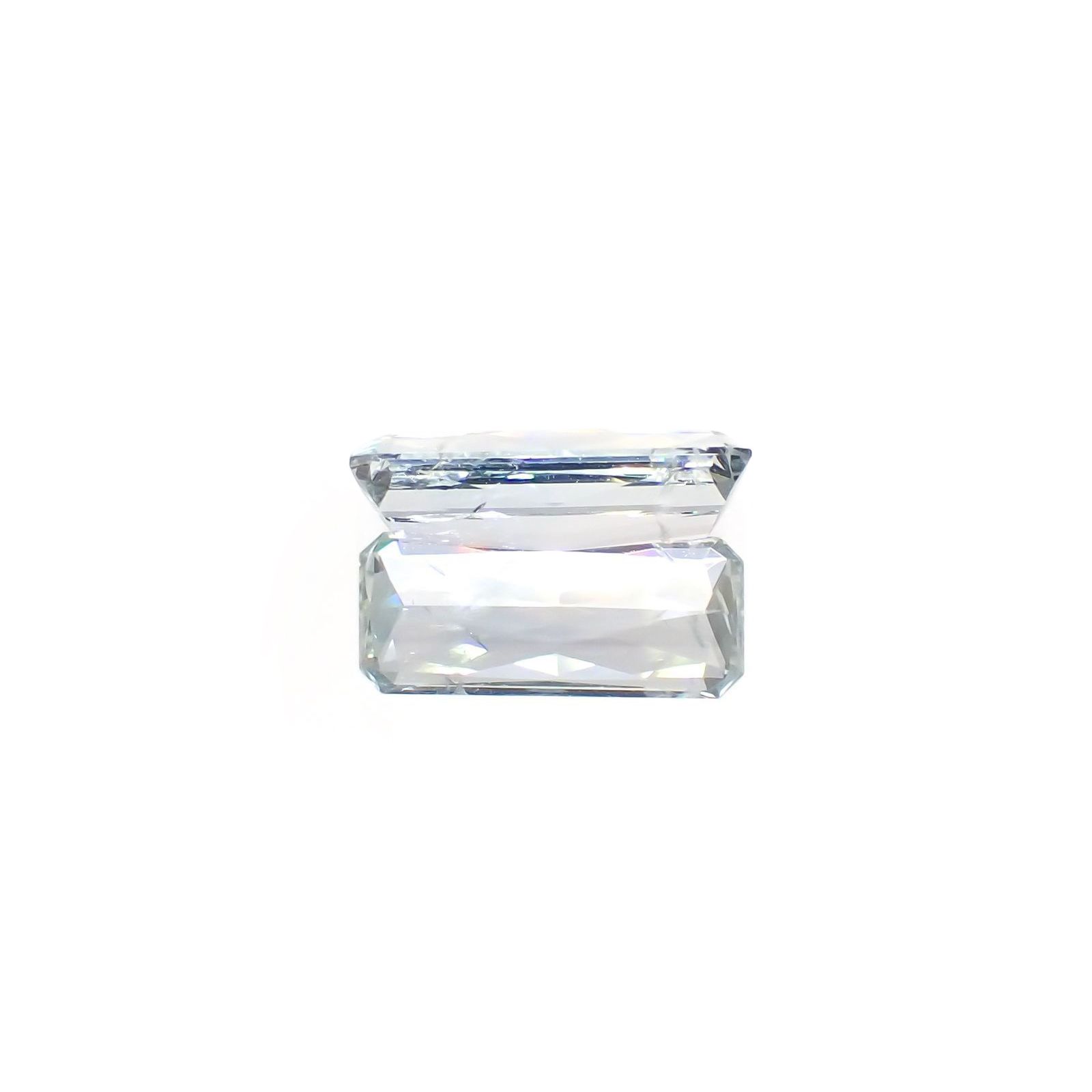 ジェレメジェバイト(宝石名エレメジェバイト)ナミビア産 ソ付(彩珠) 1.084ct / 10x4.2mm前後 [220616456]