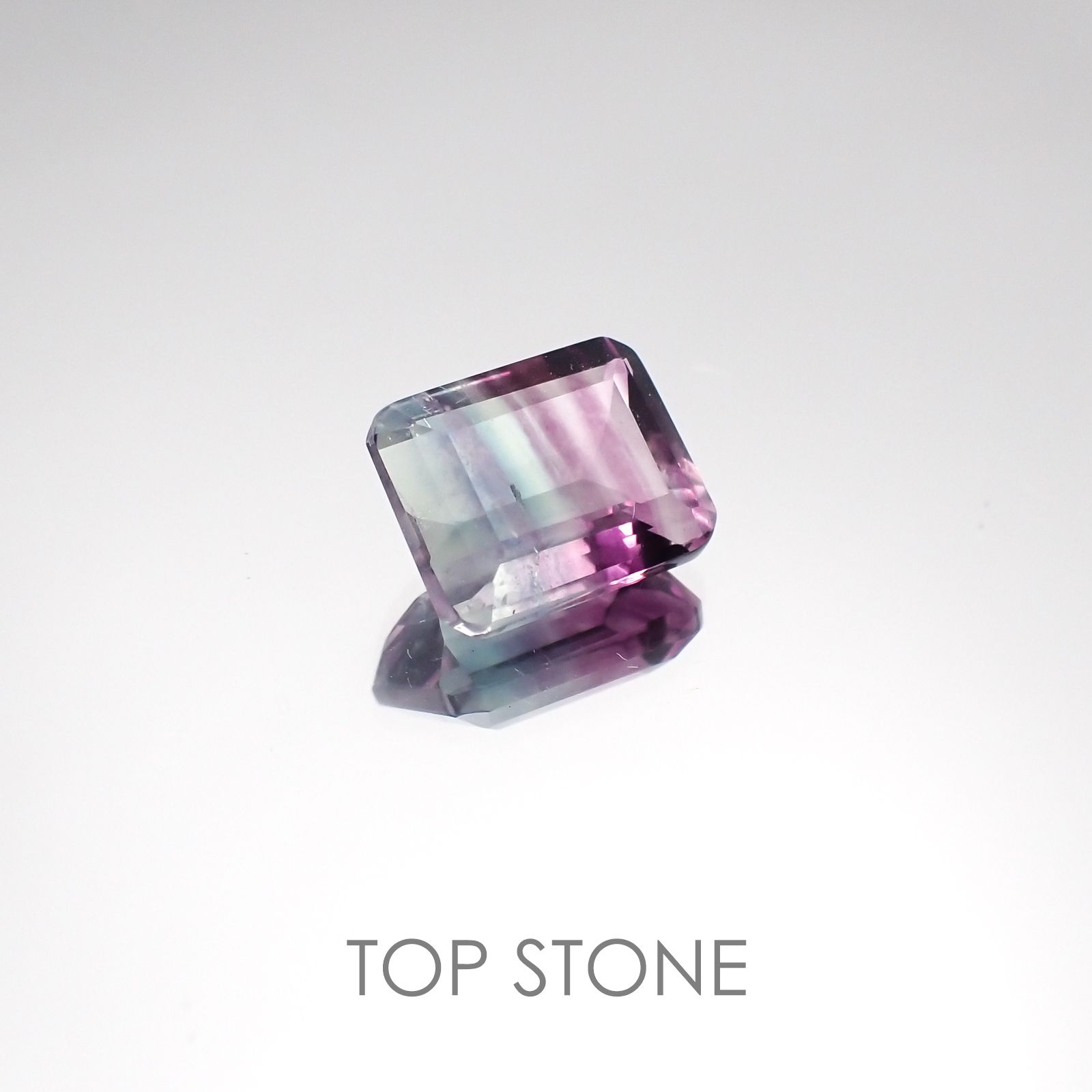 バイカラーフローライト ブラジル産 ルース 3.95ct[20128509]10.1×8mm前後