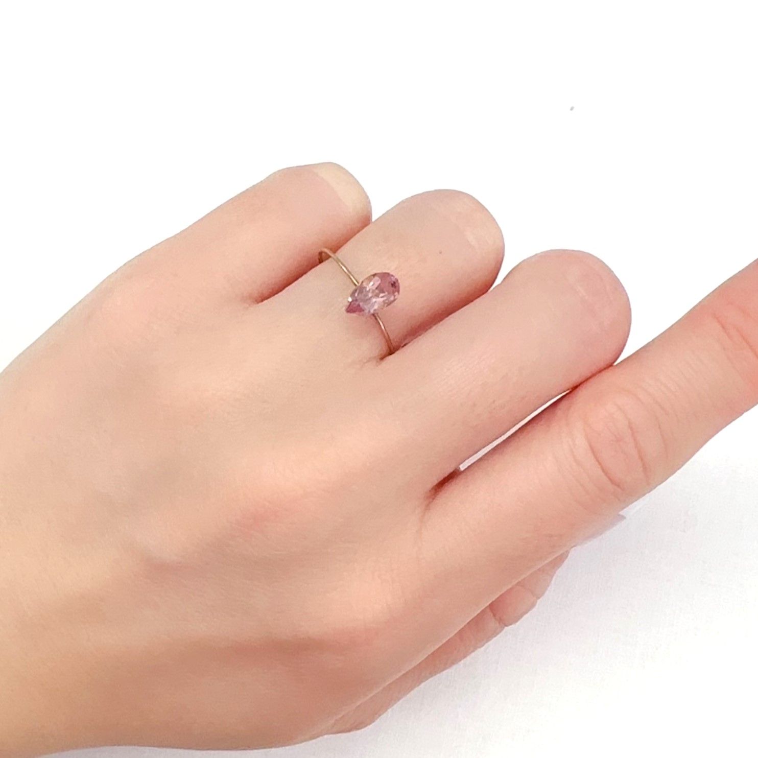 ピンクアパタイト ブラジル産 0.93ct[231224929]8.2x4.7mm前後