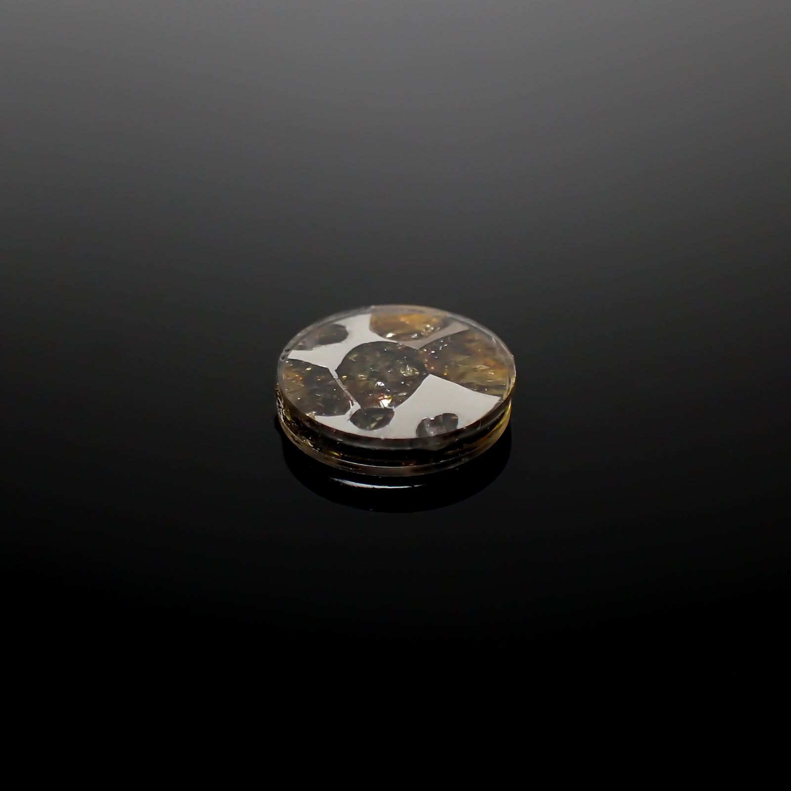 パラサイト隕石Sericho トリプレット 発見地:ケニア 3.69ct[240527651]11.9x11.9mm前後