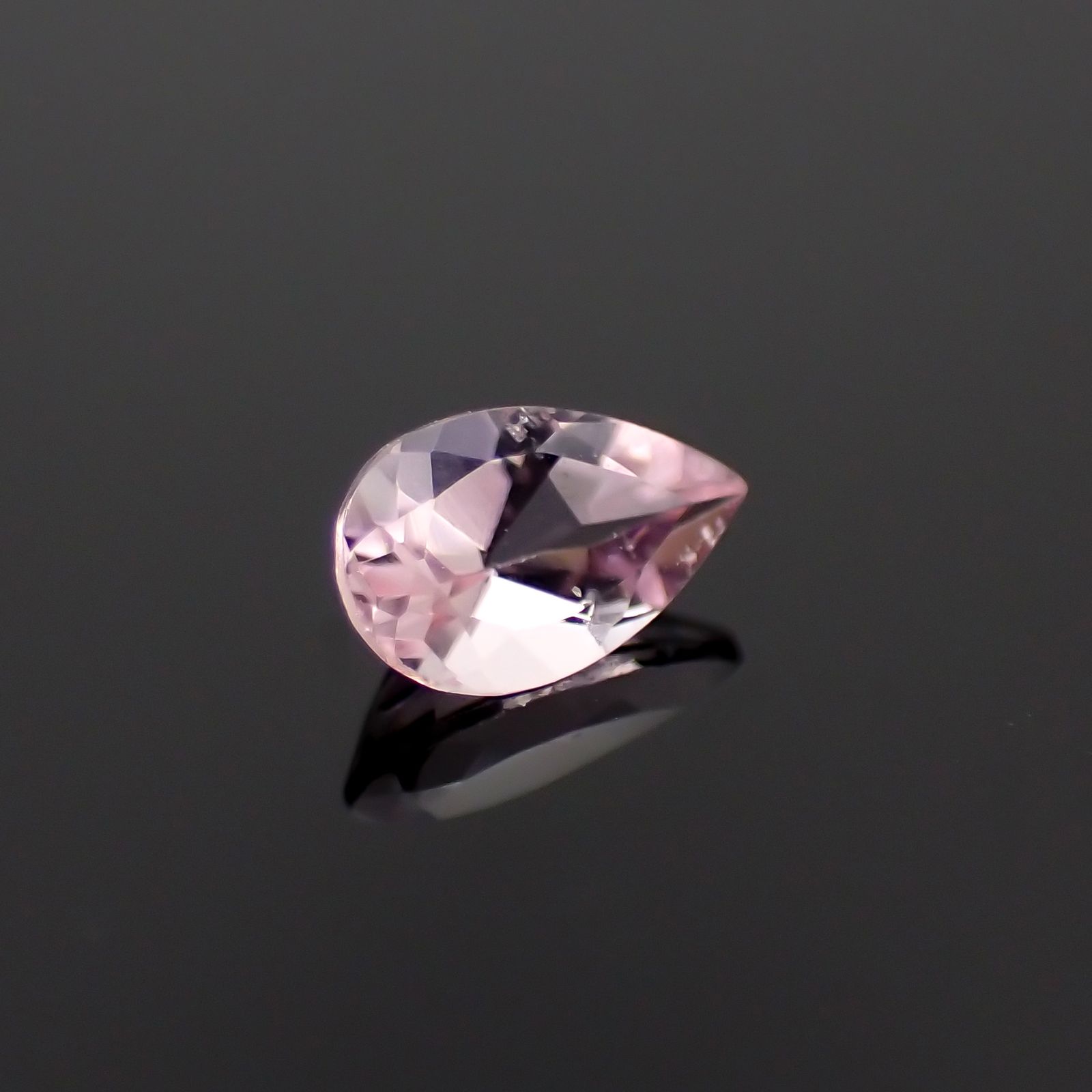 モルガナイト モザンビーク産 0.16ct[230923357]4.9x3mm前後