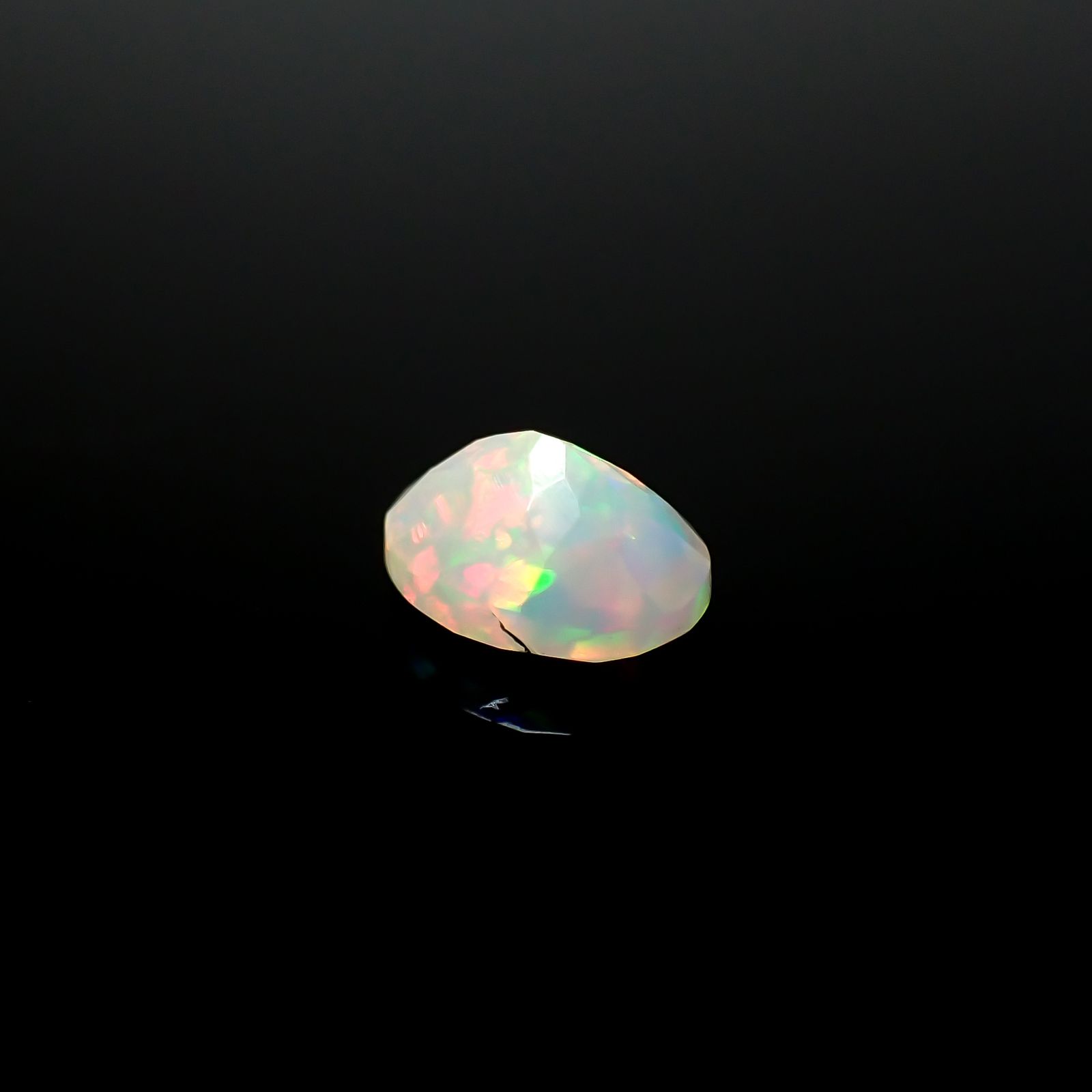 エチオピアオパール エチオピア産 0.80ct[240125321]8x6.3mm前後