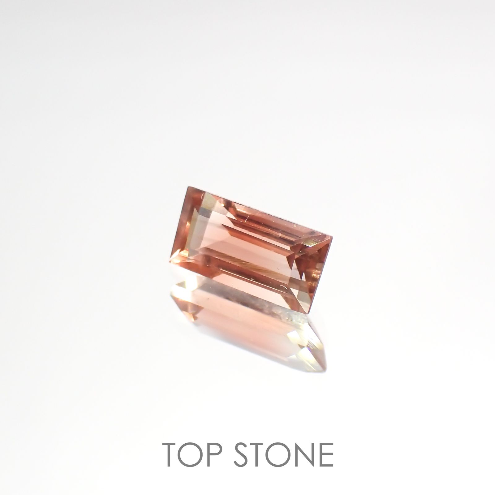 バイカラーアンデシン(宝石名アンデシン)チベット産 1.16ct 識別済[220115267]8.9x4.4mm前後
