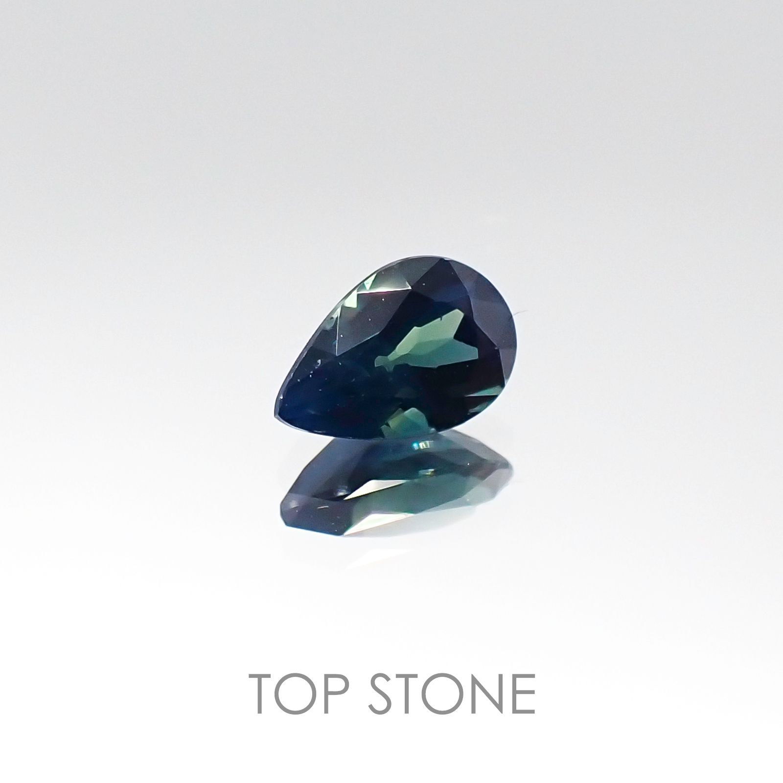 ゴールドシーンサファイア ケニア産 ルース 0.55ct[20021971]6.1×4.2mm前後