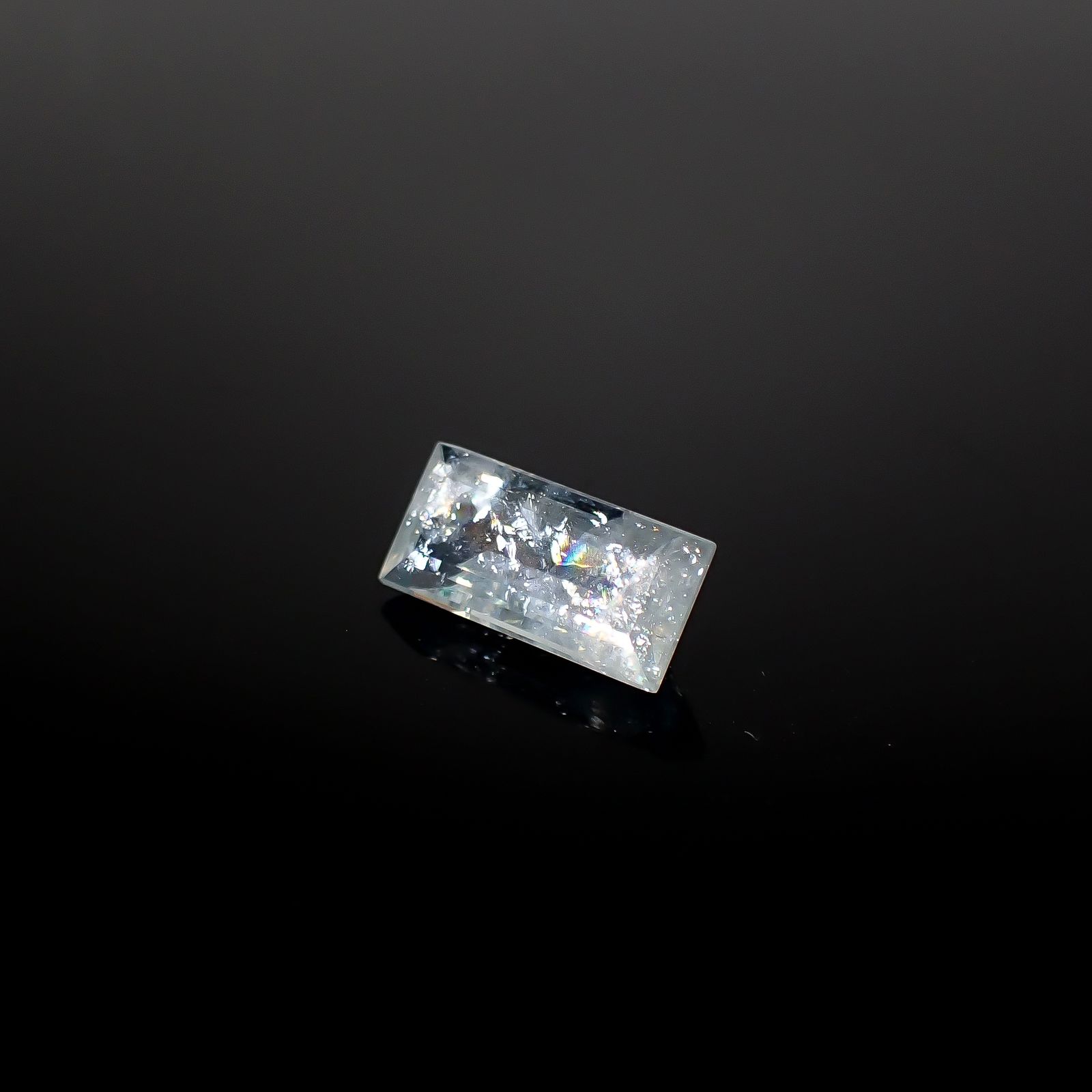 イリデッセンスアクアマリン ブラジル産 2.12ct [250730715]11.7x5.6mm前後