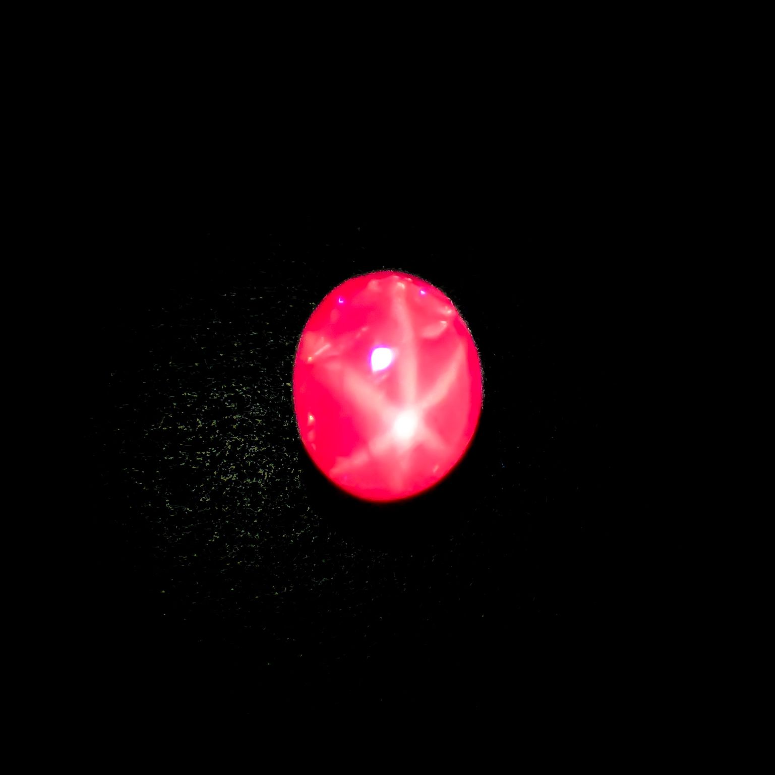 スタールビー ビルマ産 1.77ct / 6.9x5.6mm前後 [260532246]
