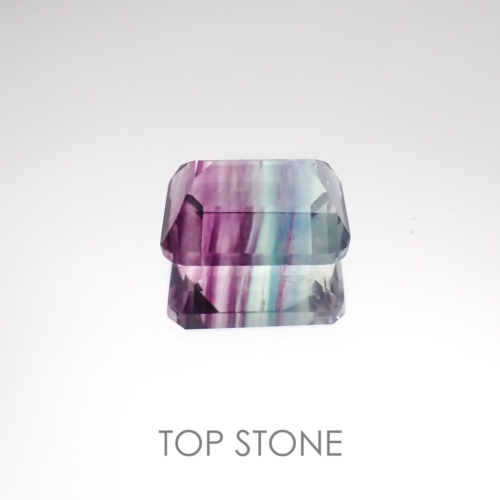 バイカラーフローライト ブラジル産 ルース 3.95ct[20128509]10.1×8mm前後