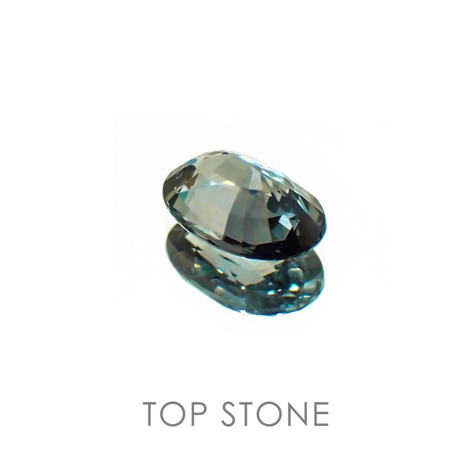 カラーチェンジガーネット(アレキタイプ) マダガスカル・ベキリー産 ルース 0.63ct[20129300]6.6×4.5mm前後