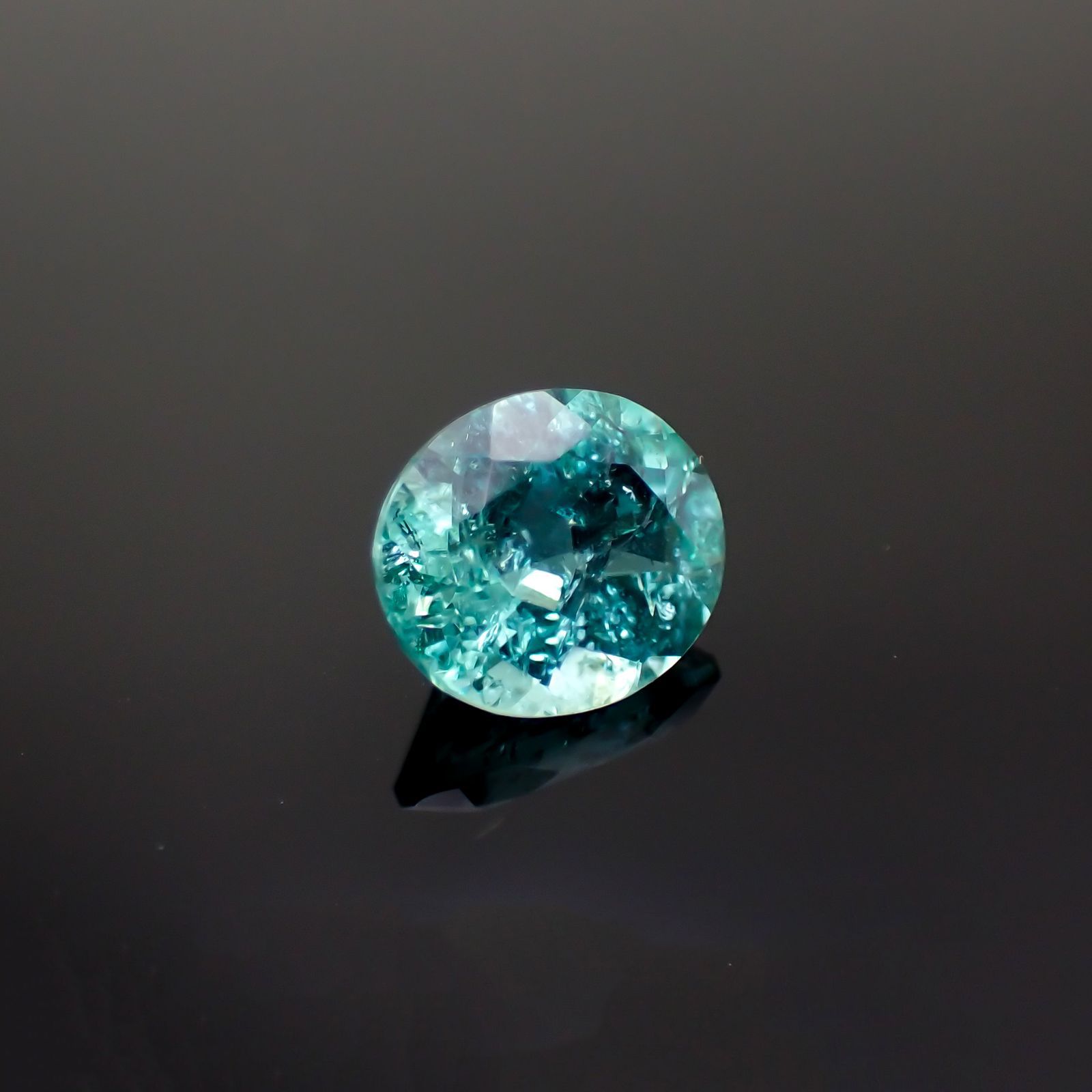 パライバトルマリン モザンビーク産 1.40ct[19111758]7.8×6.8mm前後