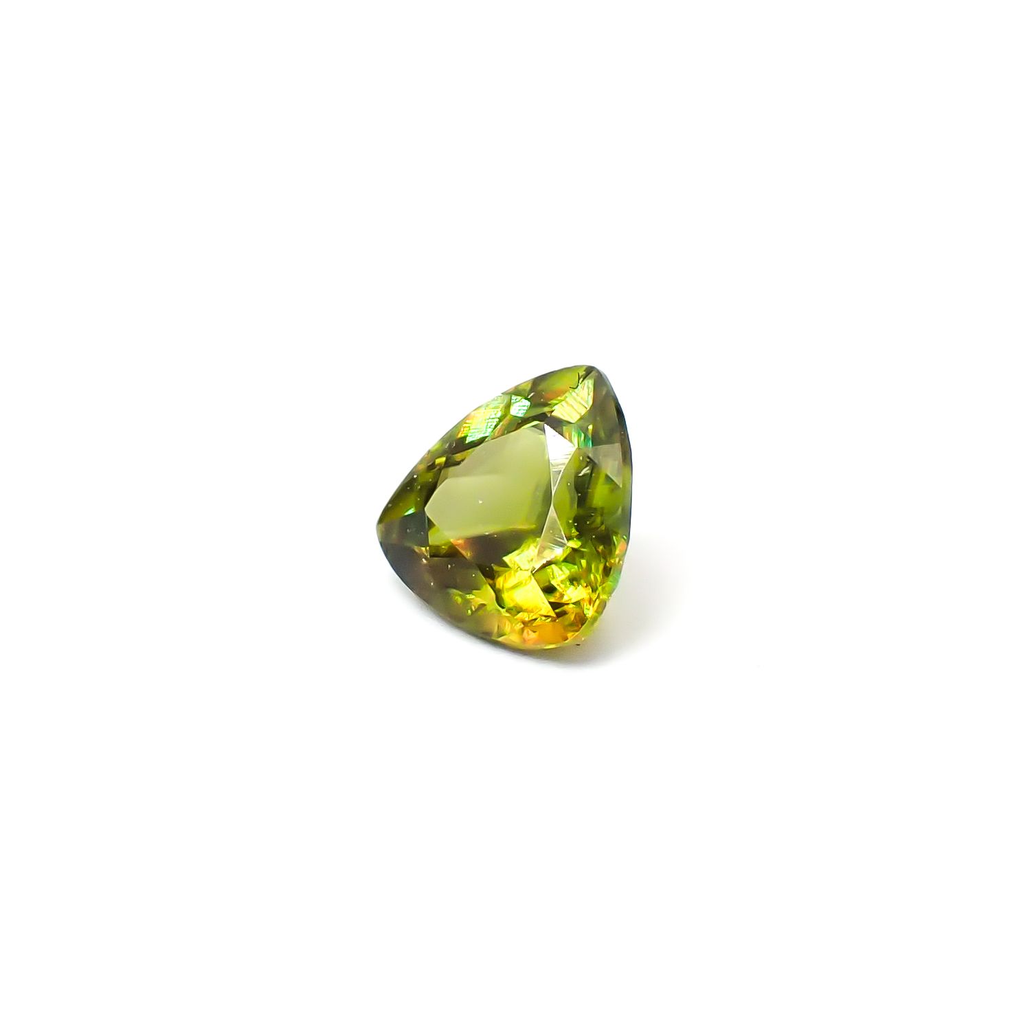 カラーチェンジスフェーン パキスタン産 0.34ct / 4.5x4.7mm前後 [260632443]