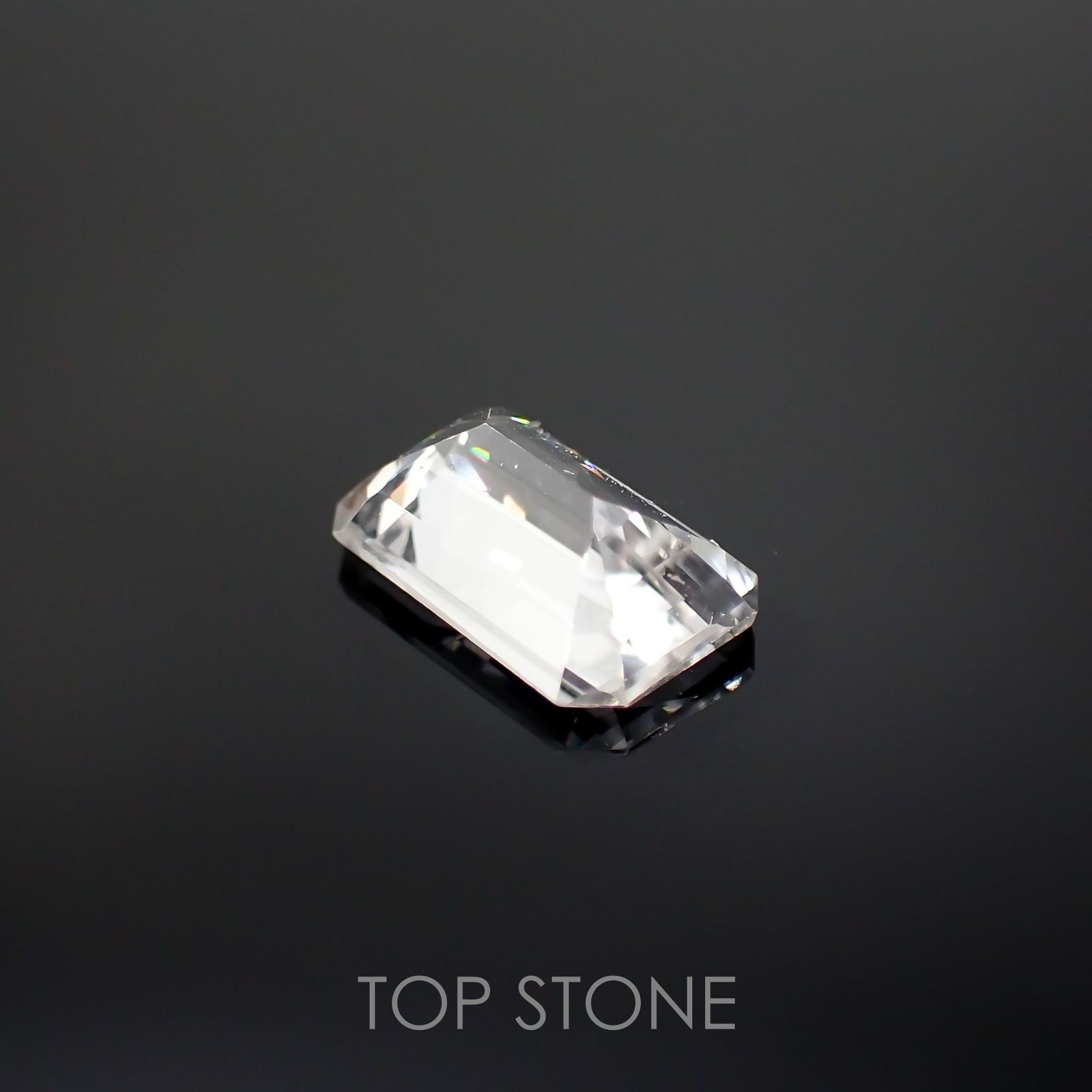 フェナカイト(宝石名ホワイト・フェナカイト) ブラジル産 1.913ct ソ付(彩珠)[210812705]10.1×6.1mm前後