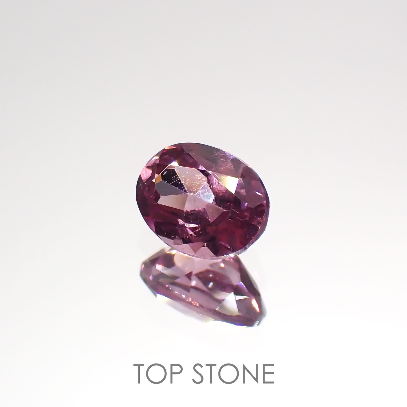 カラーシフトマラヤガーネット(宝石名ガーネット)タンザニア産 0.76ct 識別済[220115006]6x4.6mm前後