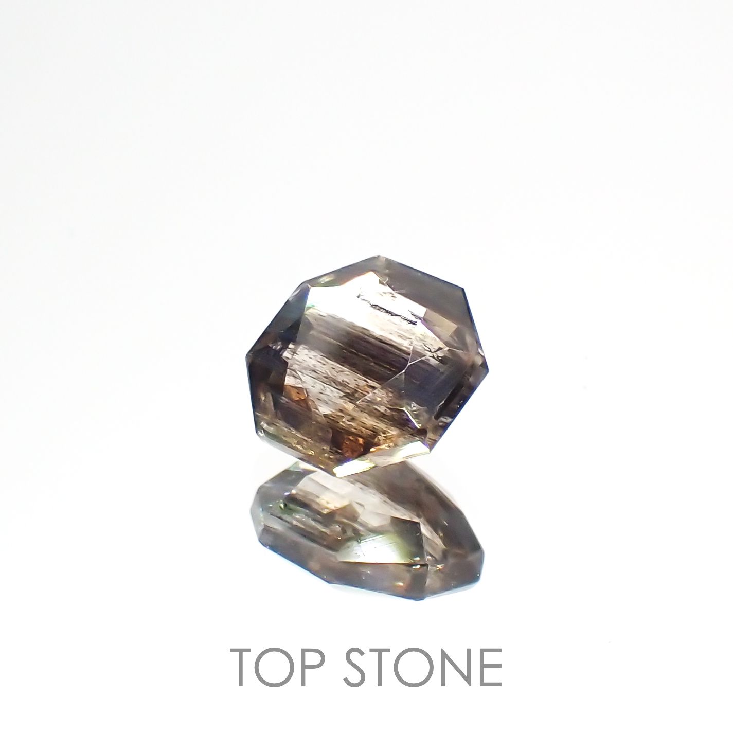 ◇オクタゴンカット◇レインボースキャポライト ブラジル産 0.79ct[230320918]5.9x5.7mm前後