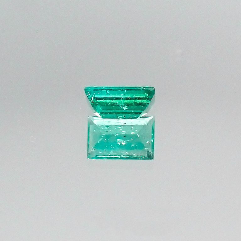 パライバトルマリン(宝石名トルマリン/別名パライバ・トルマリン) ブラジル産 0.414ct ソ付(宝貴協)[20052686]5.4×3.5mm前後