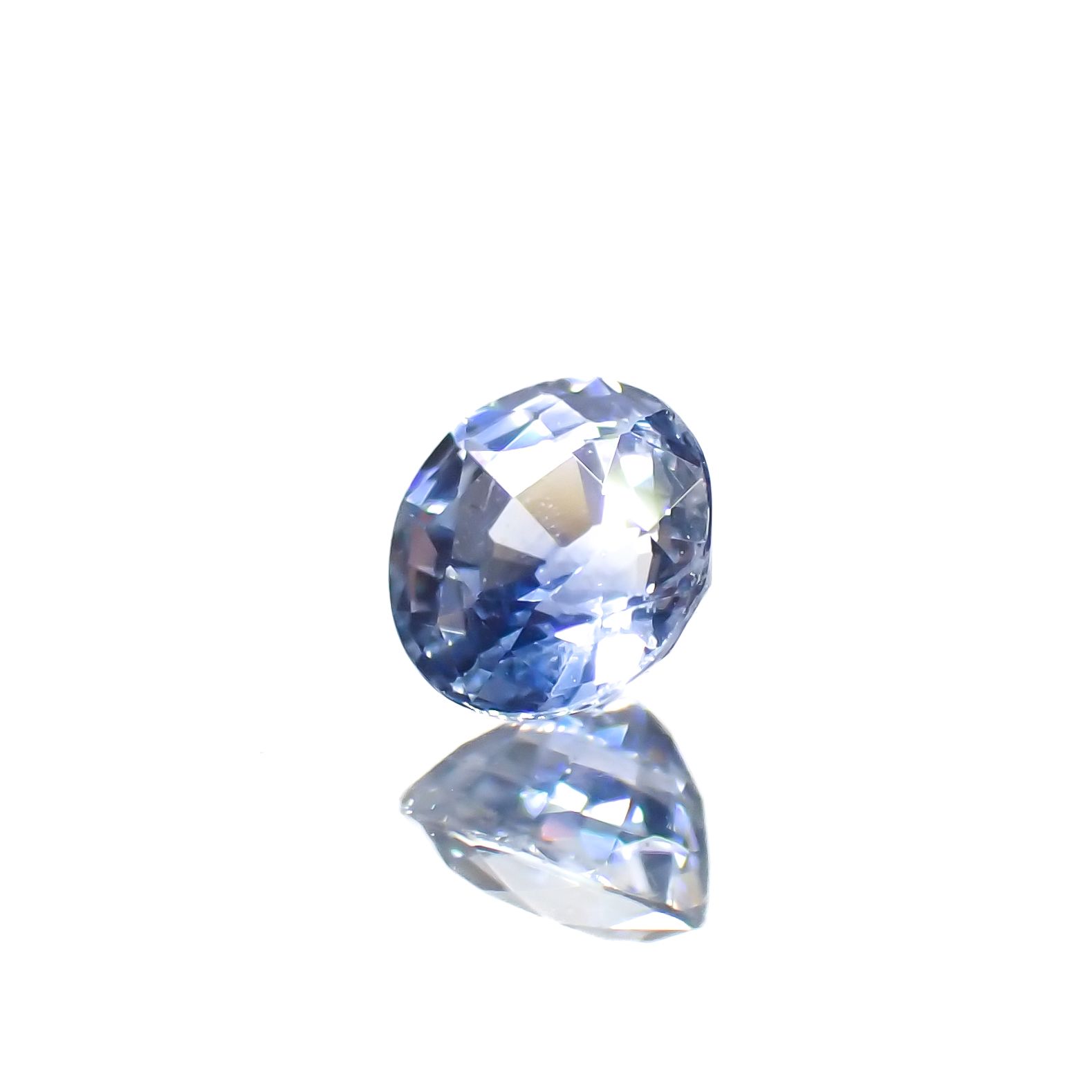 アイスブルーサファイア(宝石名サファイア)スリランカ/マダガスカル産 0.31ct 識別済[230722698]3.9x3.7mm前後