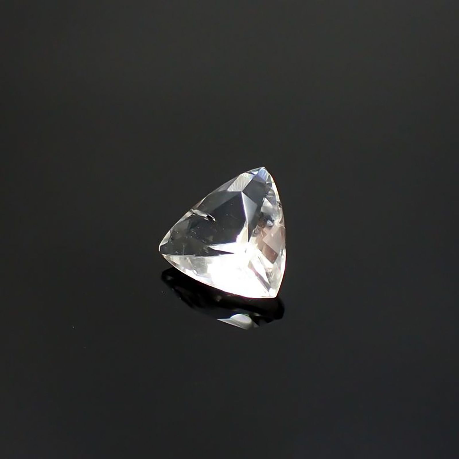 ハイアライトオパール メキシコ産 0.94ct [221018235]7.5x7.9mm前後