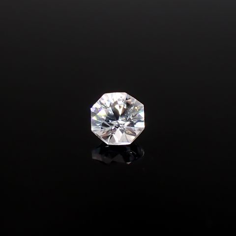◇オクタゴンカット◇カラーレスジルコン(宝石名ホワイト・ジルコン)スリランカ/カンボジア産 識別済 0.88ct / 5x5mm前後 [251231385]