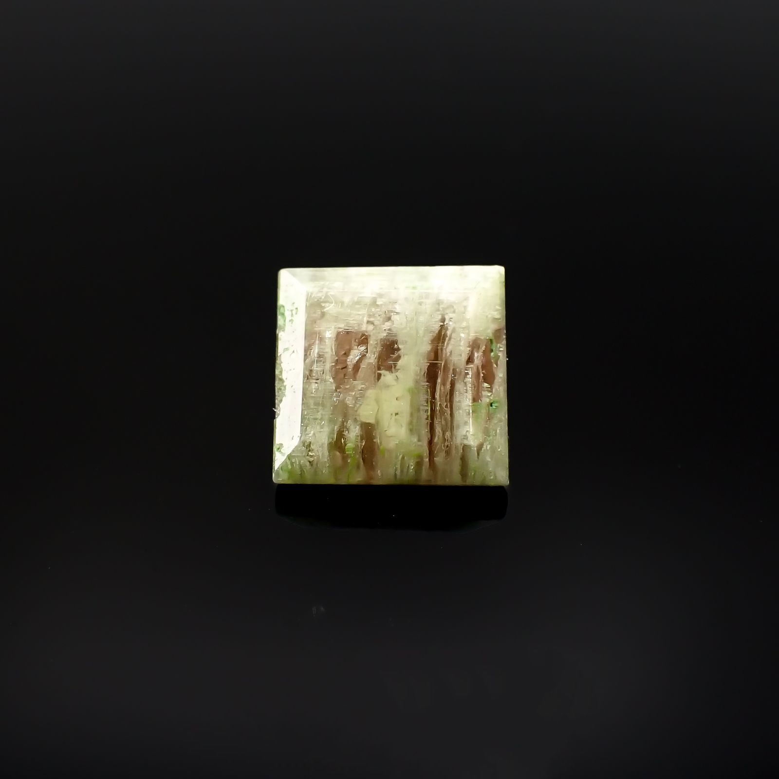 ゼブラトルマリン ブラジル産 2.22ct / 8x7.7mm前後 [220917650]