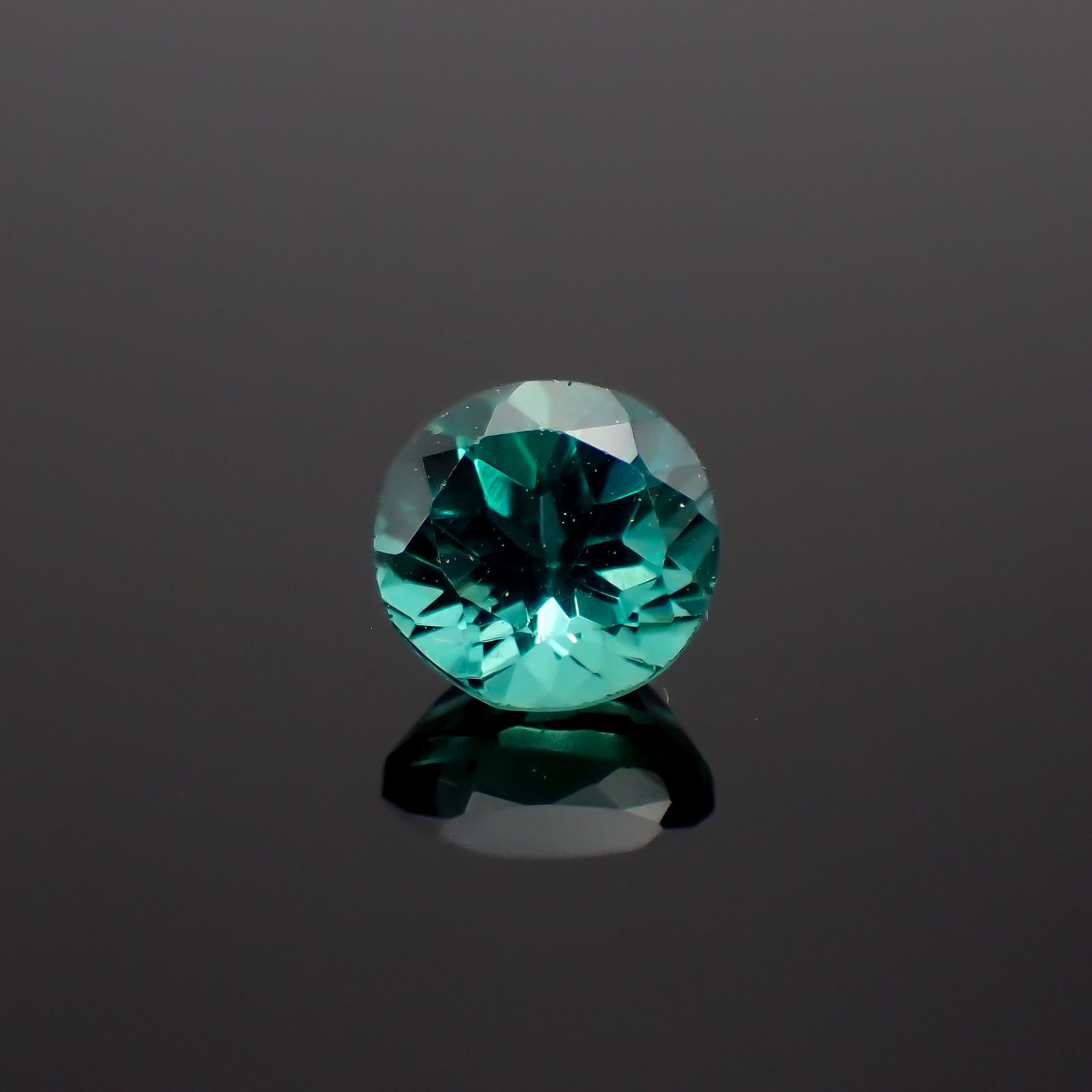 ノーブルモロキサイト マダガスカル産 0.58ct[230522123]5.1x5mm前後