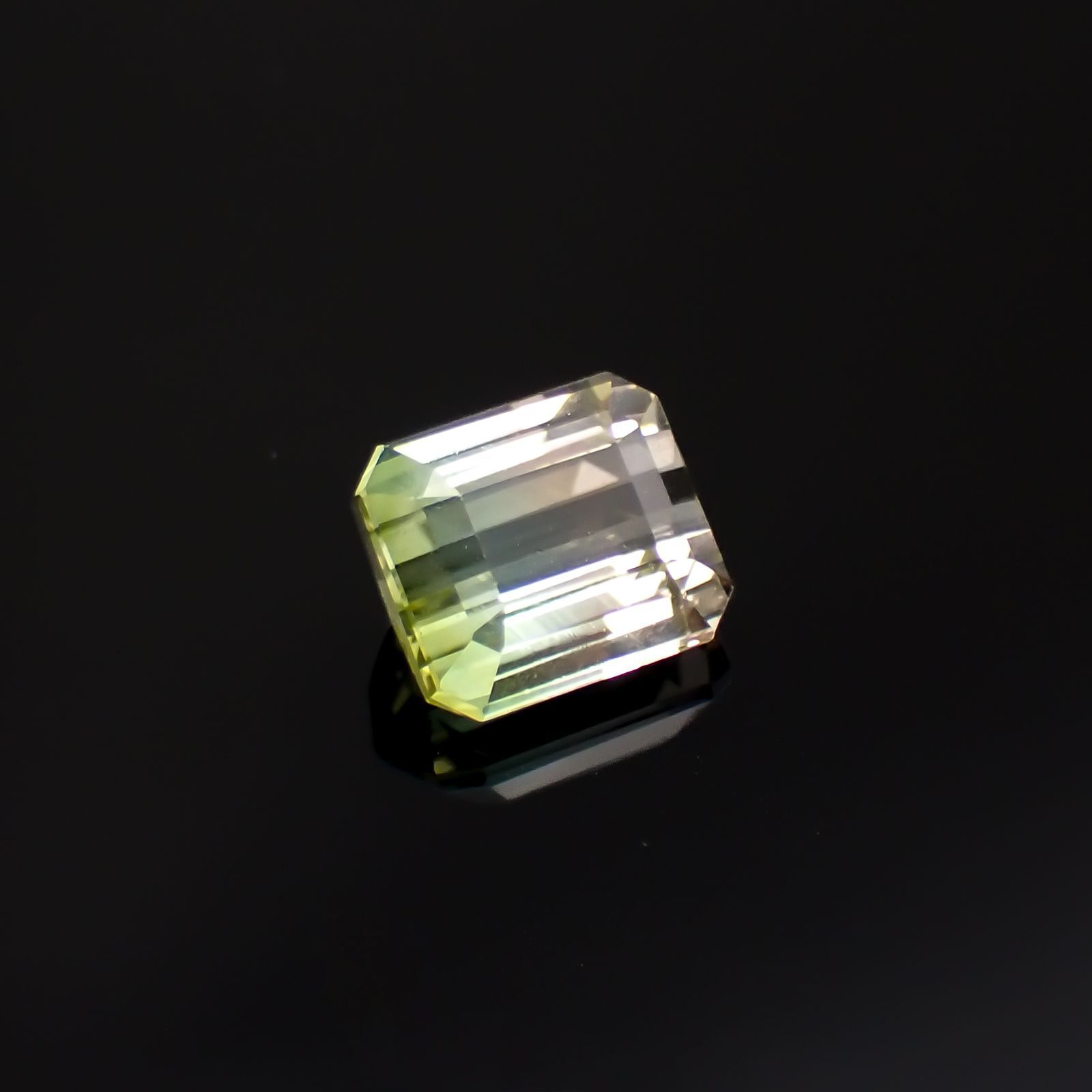 バイカラートルマリン(宝石名トルマリン)ルワンダ産 2.44ct 識別済[221119009]7.9x7mm前後
