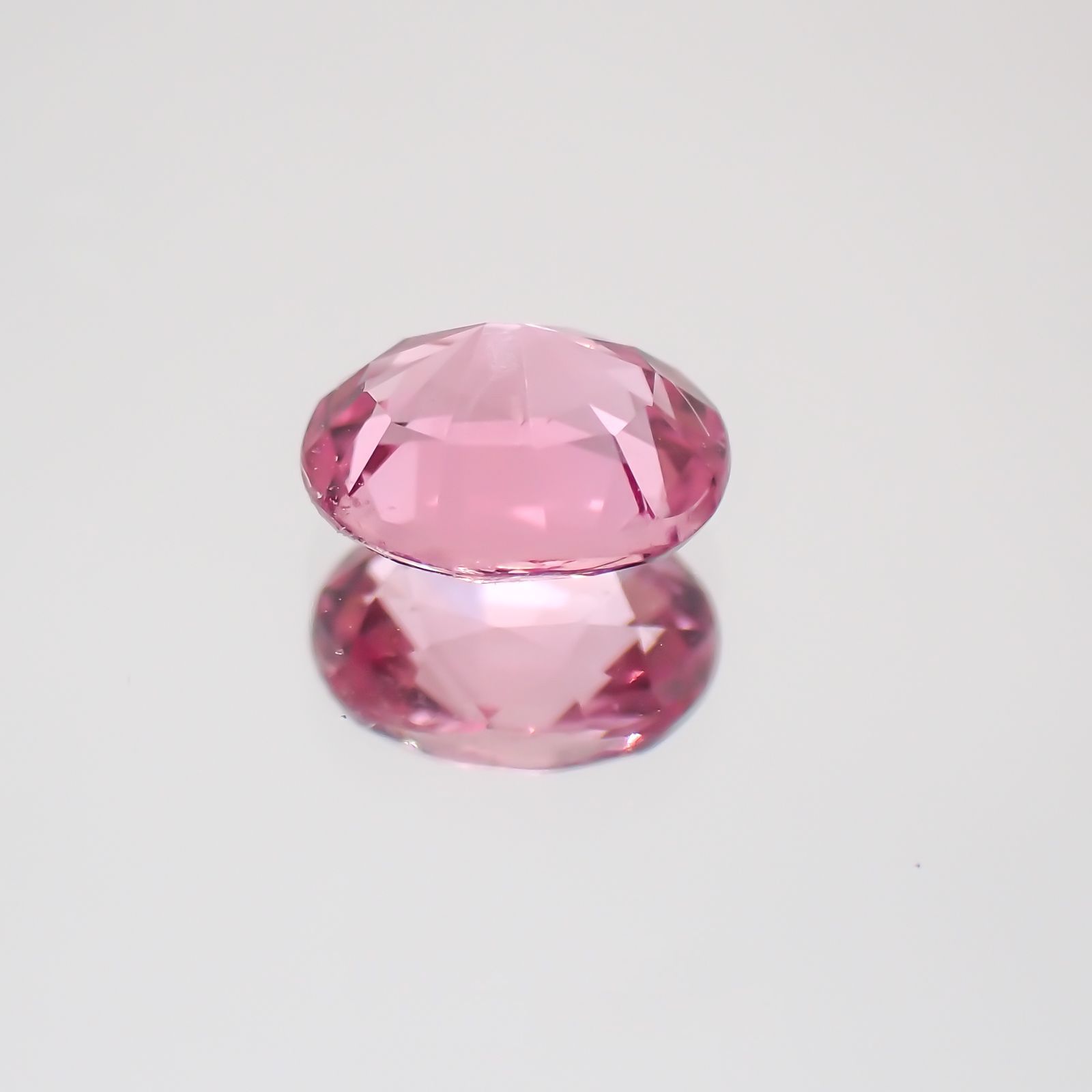 パパラチャサファイア  鑑別書付き スリランカ産 ルース 0.649ct[21029432]5.4×4.5mm前後