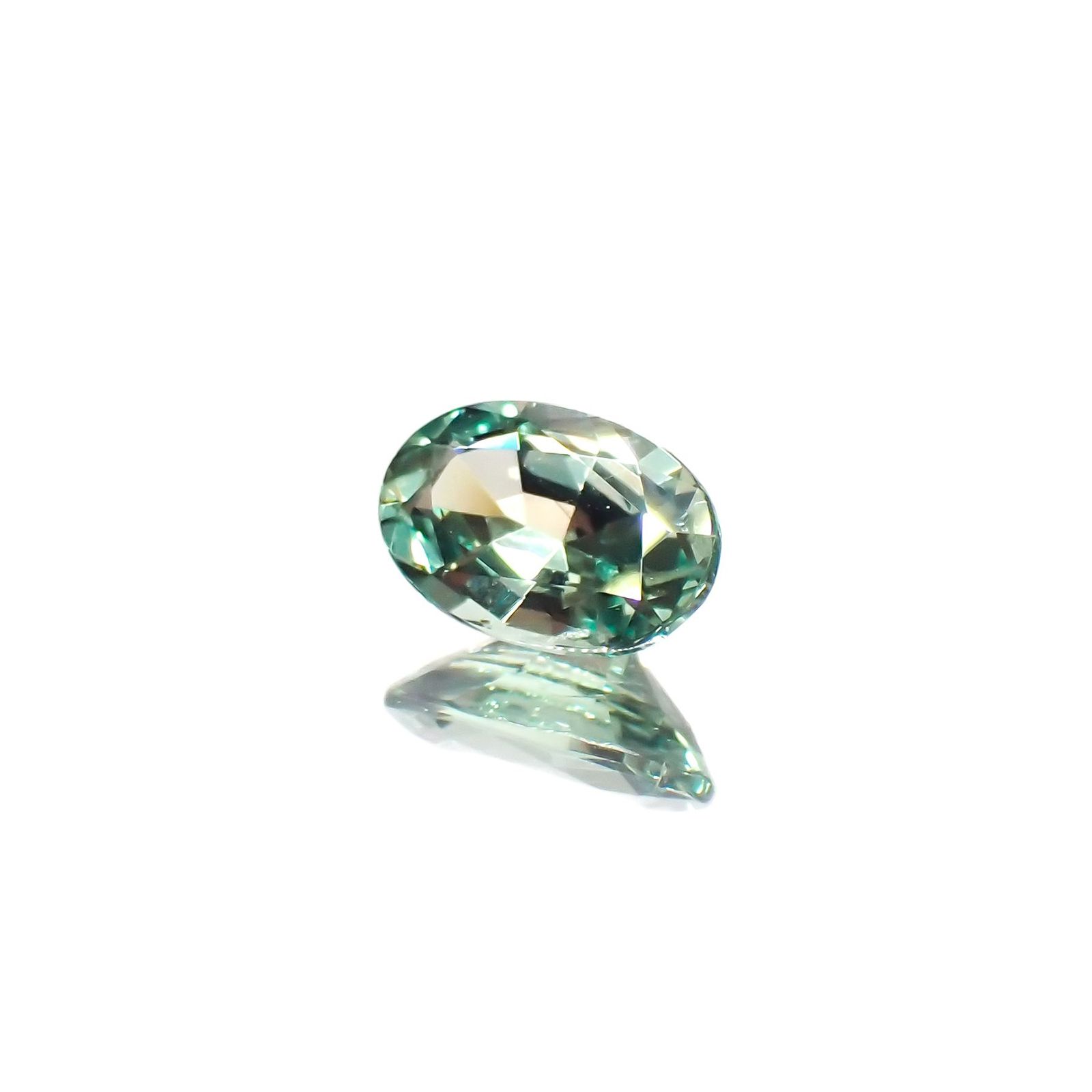 アレキサンドライト(宝石名アレキサンドライト)ブラジル産 GIA鑑付 0.54ct / 6.19x4.12mm前後 [230823163]