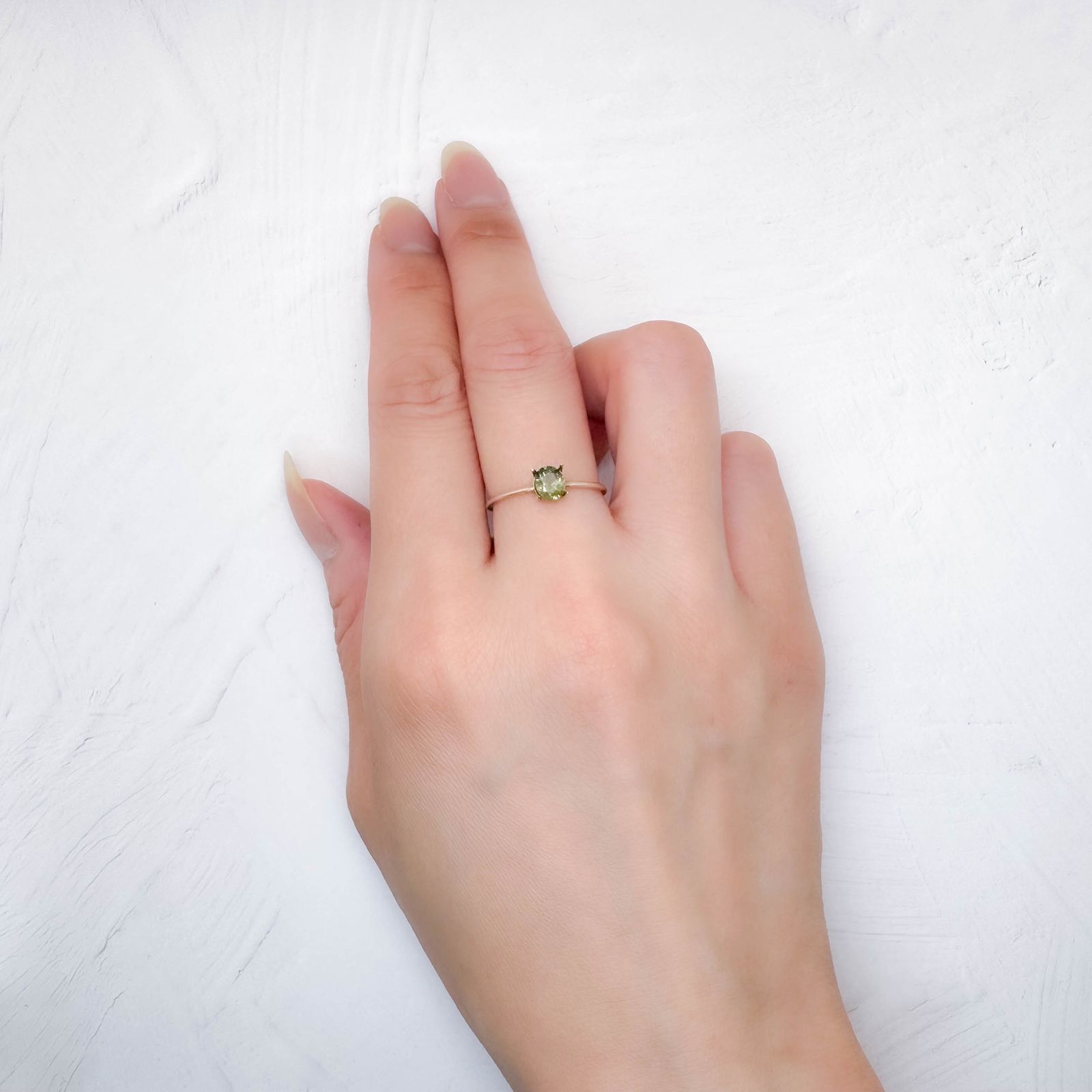 ゴールドシーンサファイア(宝石名シーン・サファイア) ケニア産 0.49ct 識別済[25129295]5.1×4.1mm前後
