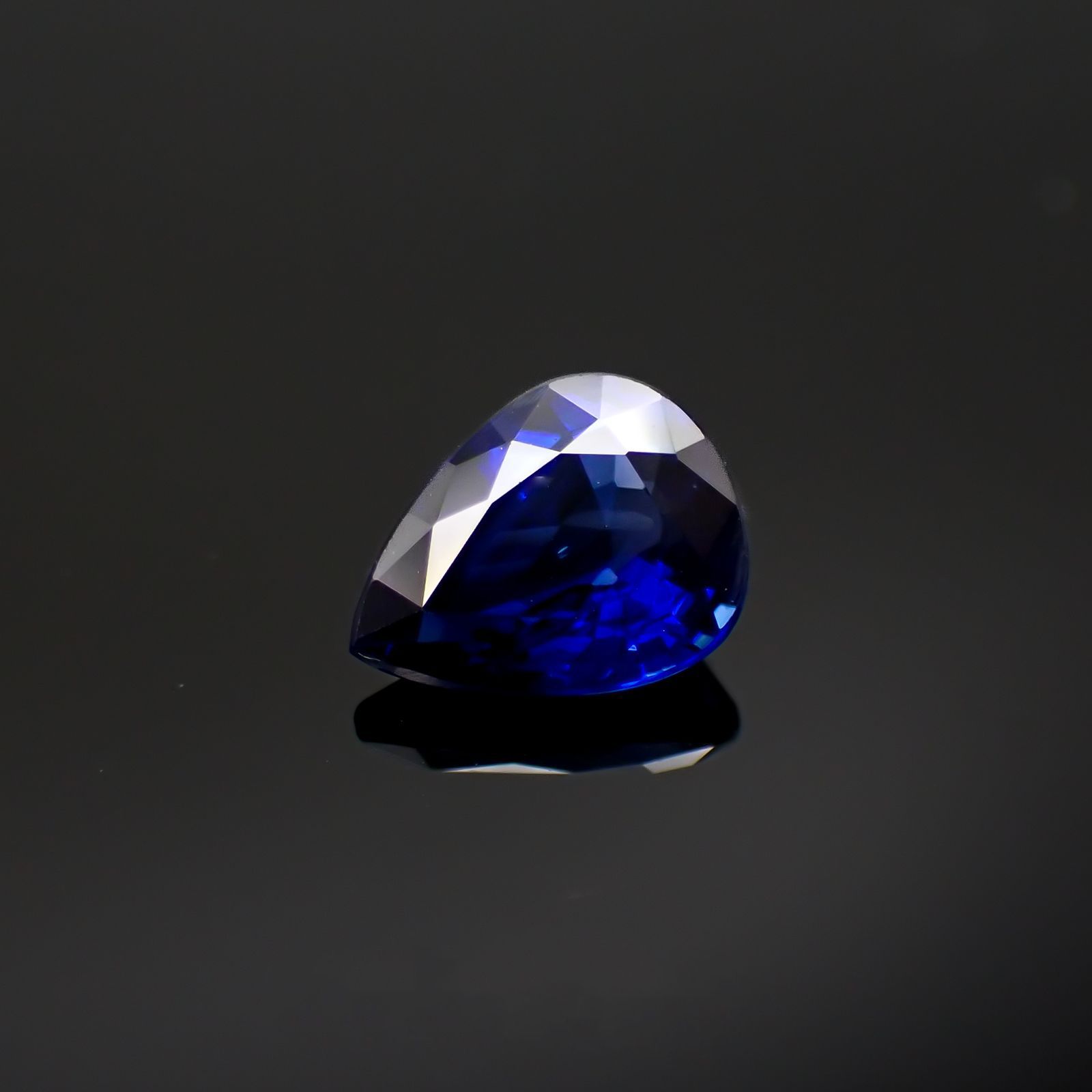 サファイア(宝石名サファイア)スリランカ/マダガスカル産 0.89ct 識別済[220917640]7x5.4mm前後