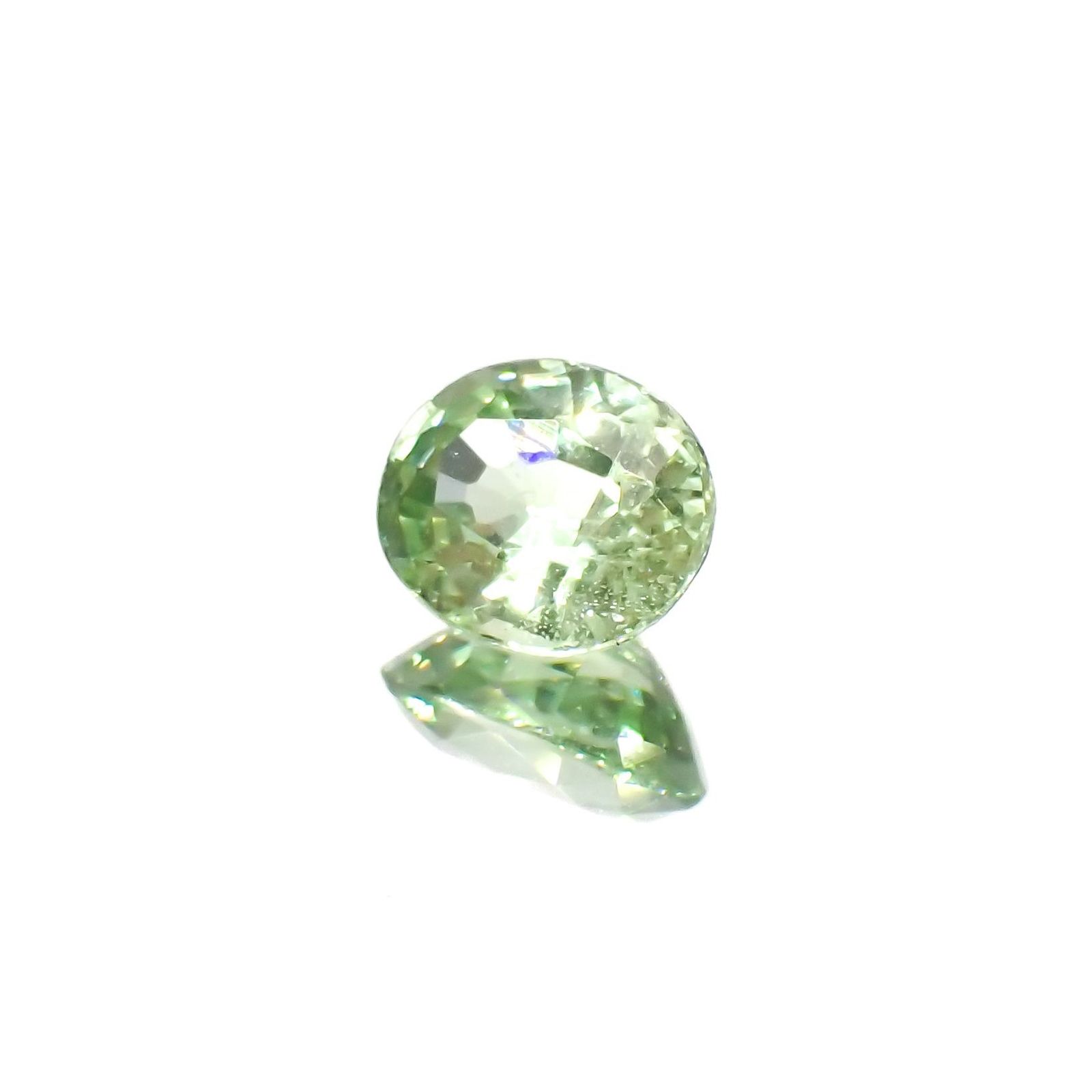 ミントガーネット(宝石名ガーネット)タンザニア産 識別済 0.92ct / 6.5x5.3mm前後 [251023062]