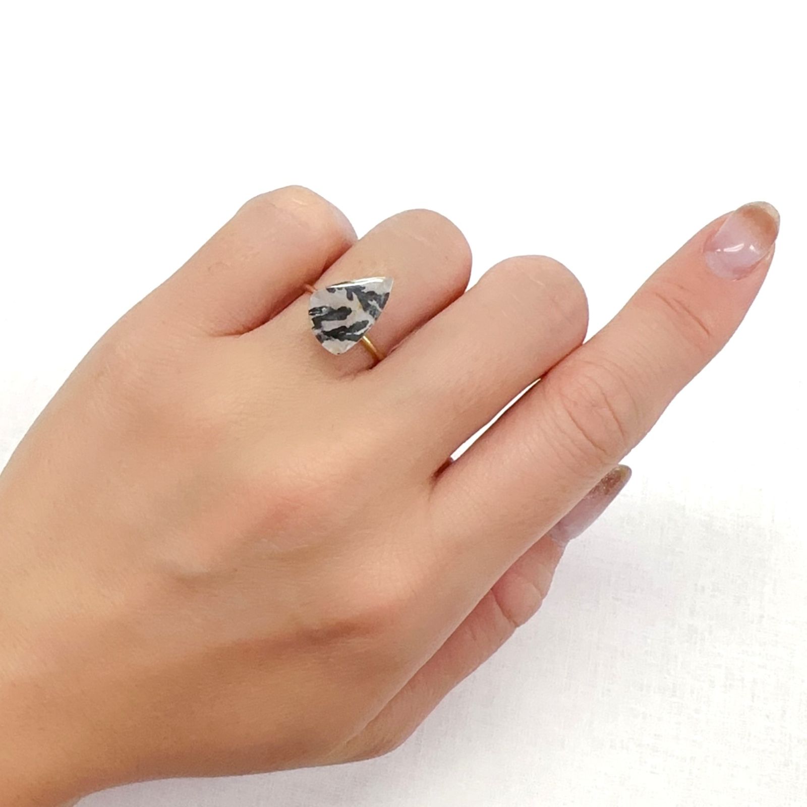 デンドリチッククォーツ ブラジル産 3.45ct[231023710]14.3x9.5mm前後