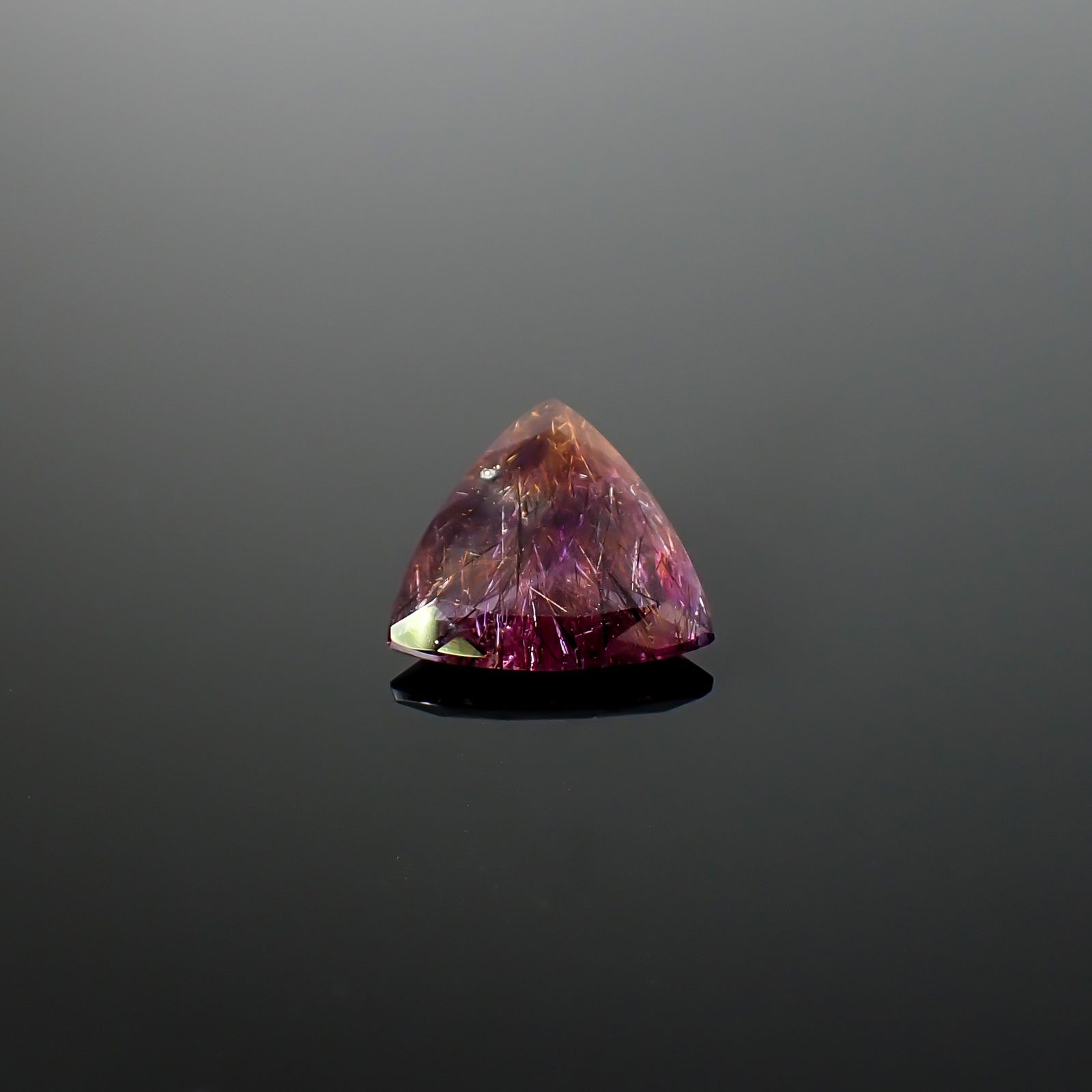 アメジストエレスチャル ブラジル産 4.61ct / 13.7x14mm前後 [260933033]