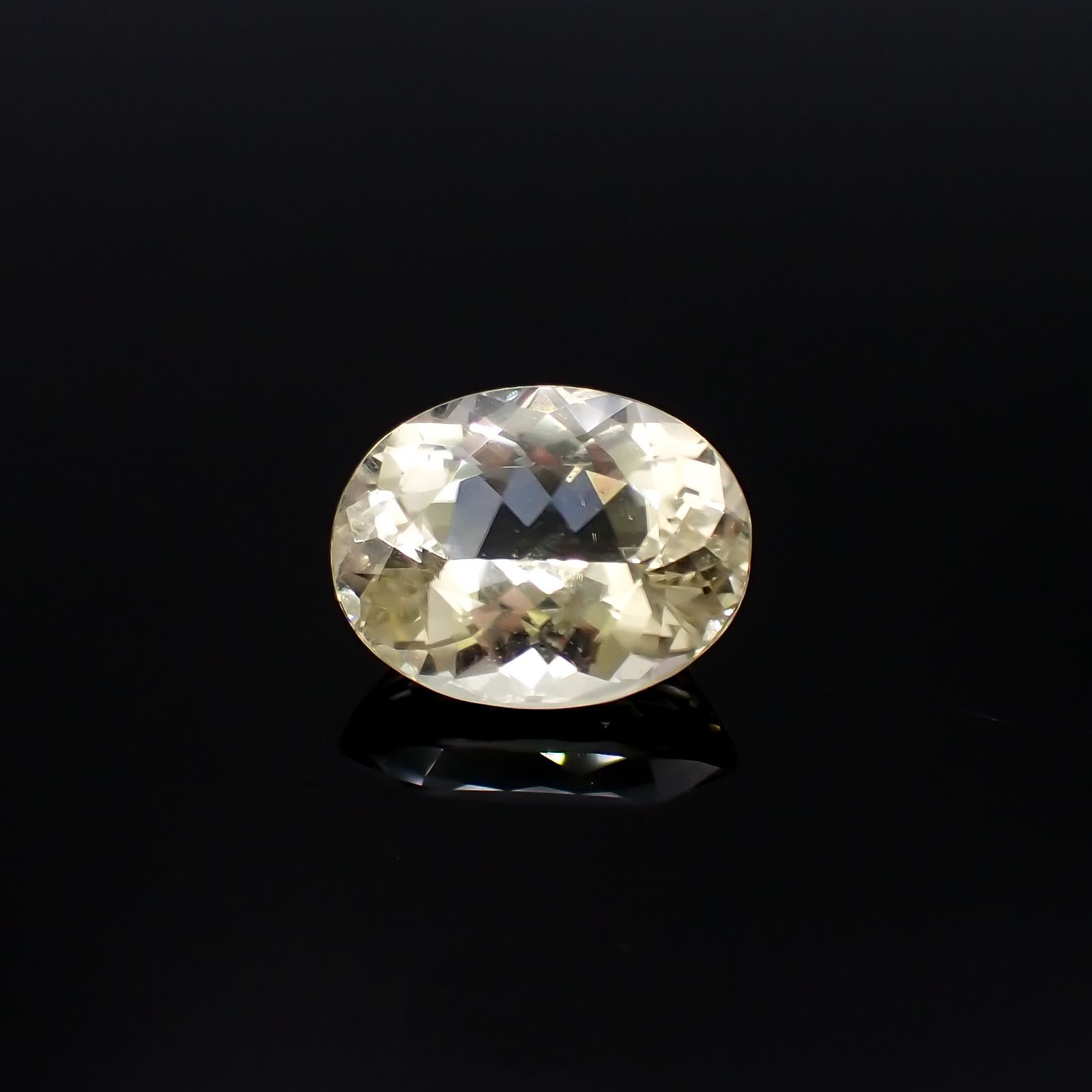 イエローユークレース(宝石名イエロー・ユークレース)ブラジル産 12.494ct ソ付(彩珠)[220918079]16.7x13.1mm前後