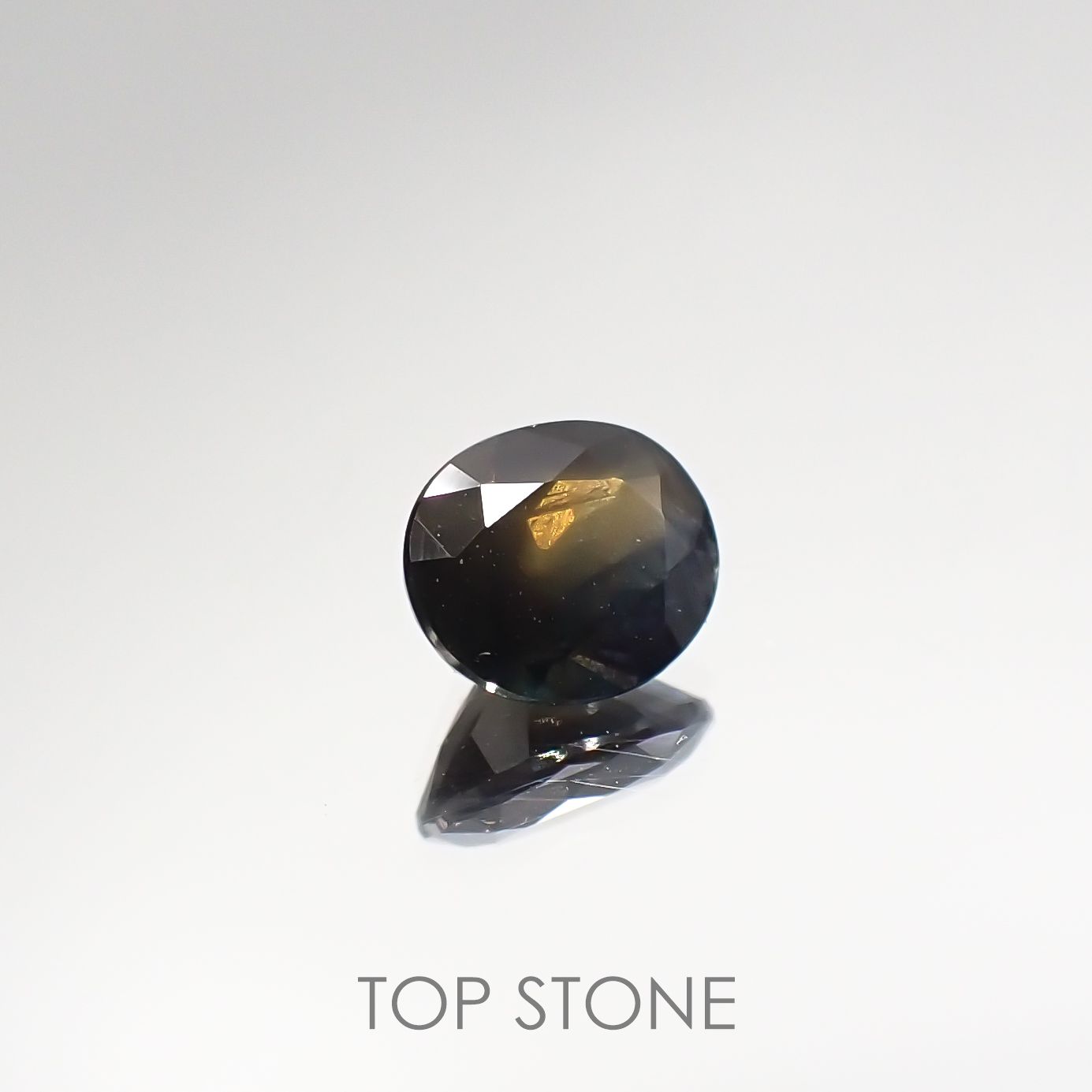 ゴールドシーンサファイア 非加熱(宝石名シーン・サファイア) ケニア産 0.814ct ソ付(彩珠)[210712077]5.8×5mm前後