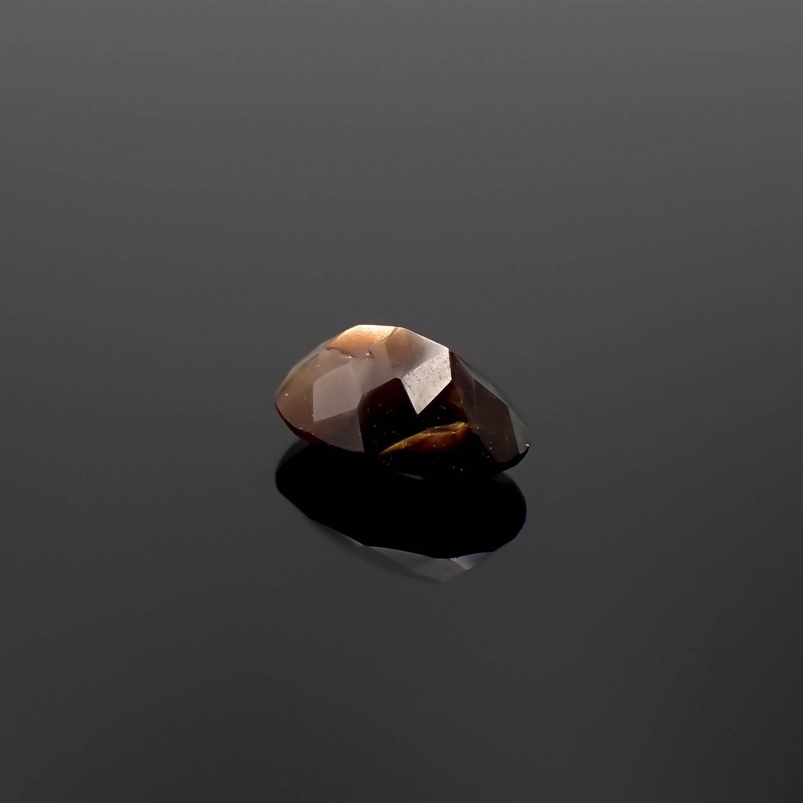 ゴールドシーンサファイア非加熱 ケニア産 1.64ct[230321325]8.1x5.3mm前後