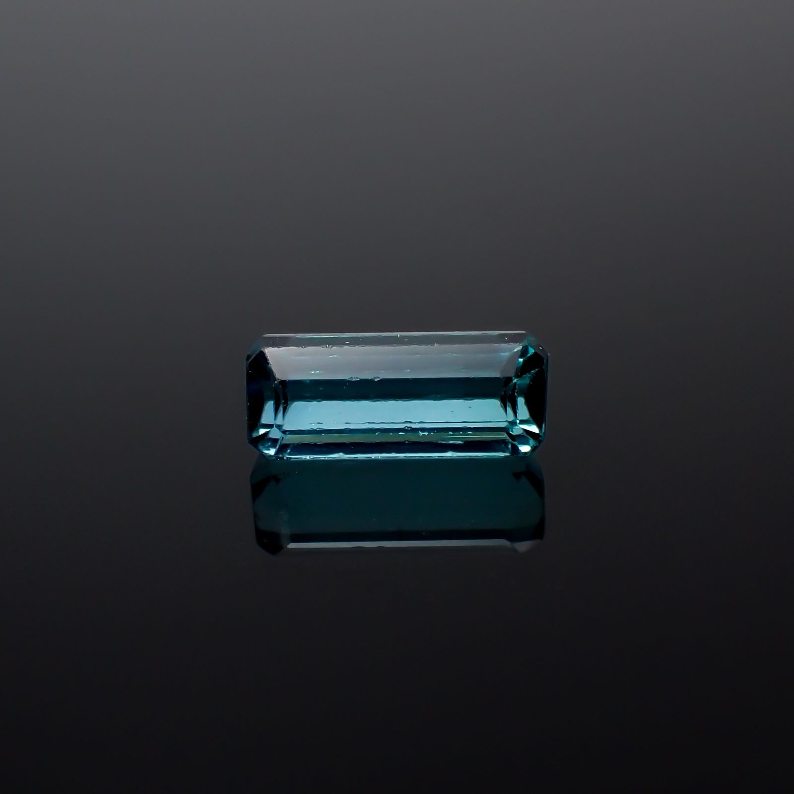 ブルートルマリン(宝石名ブルー・トルマリン)ブラジル産 1.231ct ソ付(彩珠)[231224374]8.7x3.6mm前後