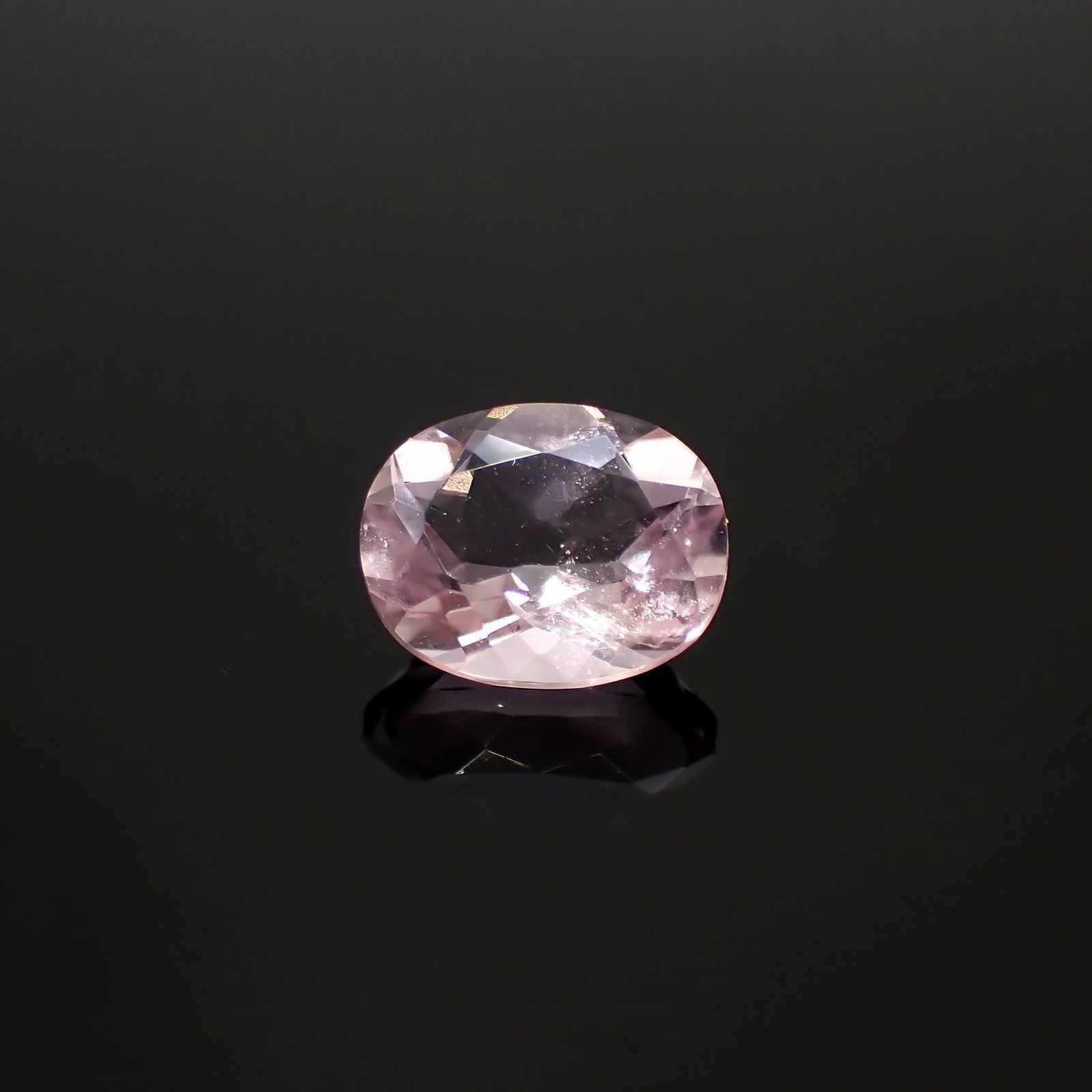 ピンクフローライト(宝石名フルオライト)ブラジル産 識別済 3.30ct / 10.2x8.1mm前後 [220115135]