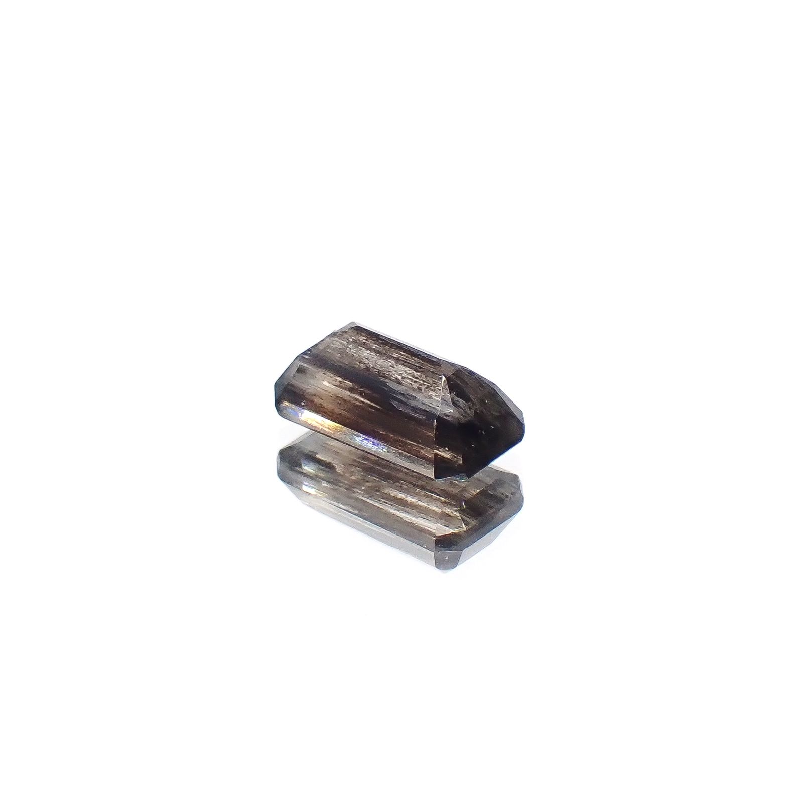 レインボースキャポライト ブラジル産 1.47ct [240326866]8.9x5mm前後